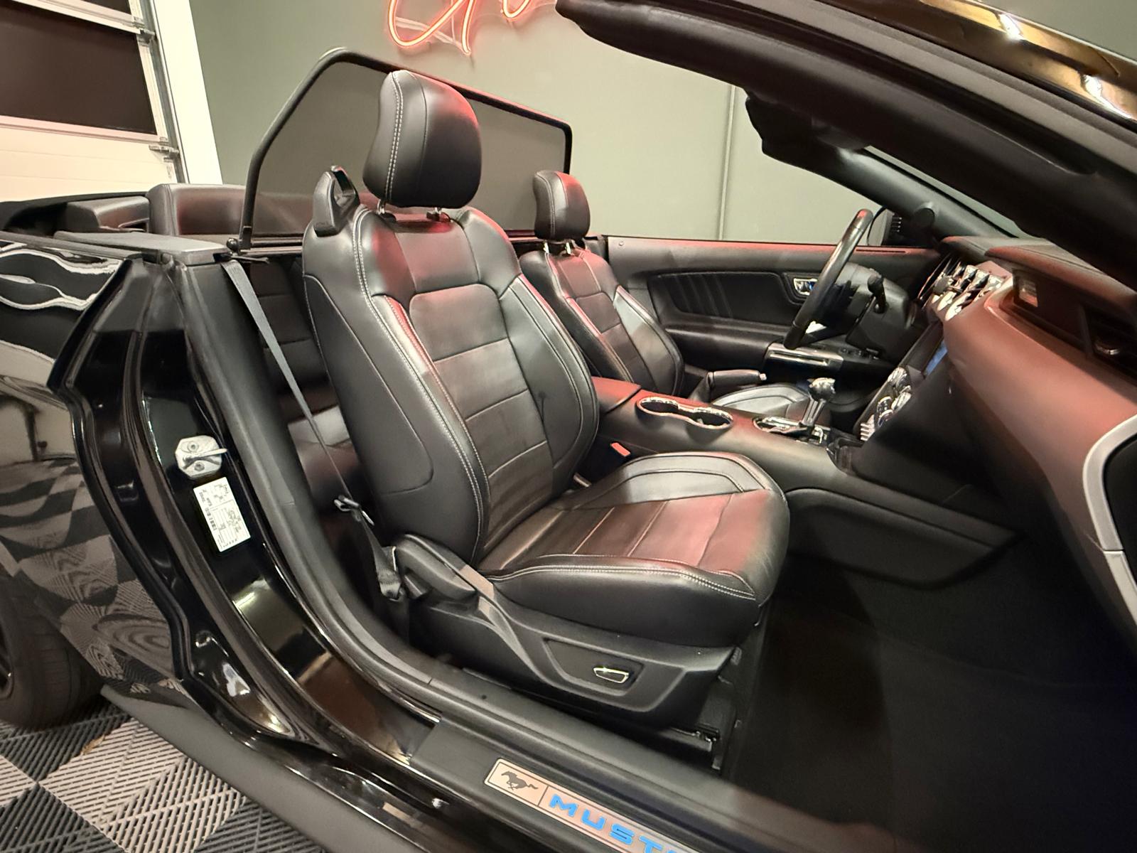 FORD Mustang Convertible 5.0 V8 GT Automat-image-10