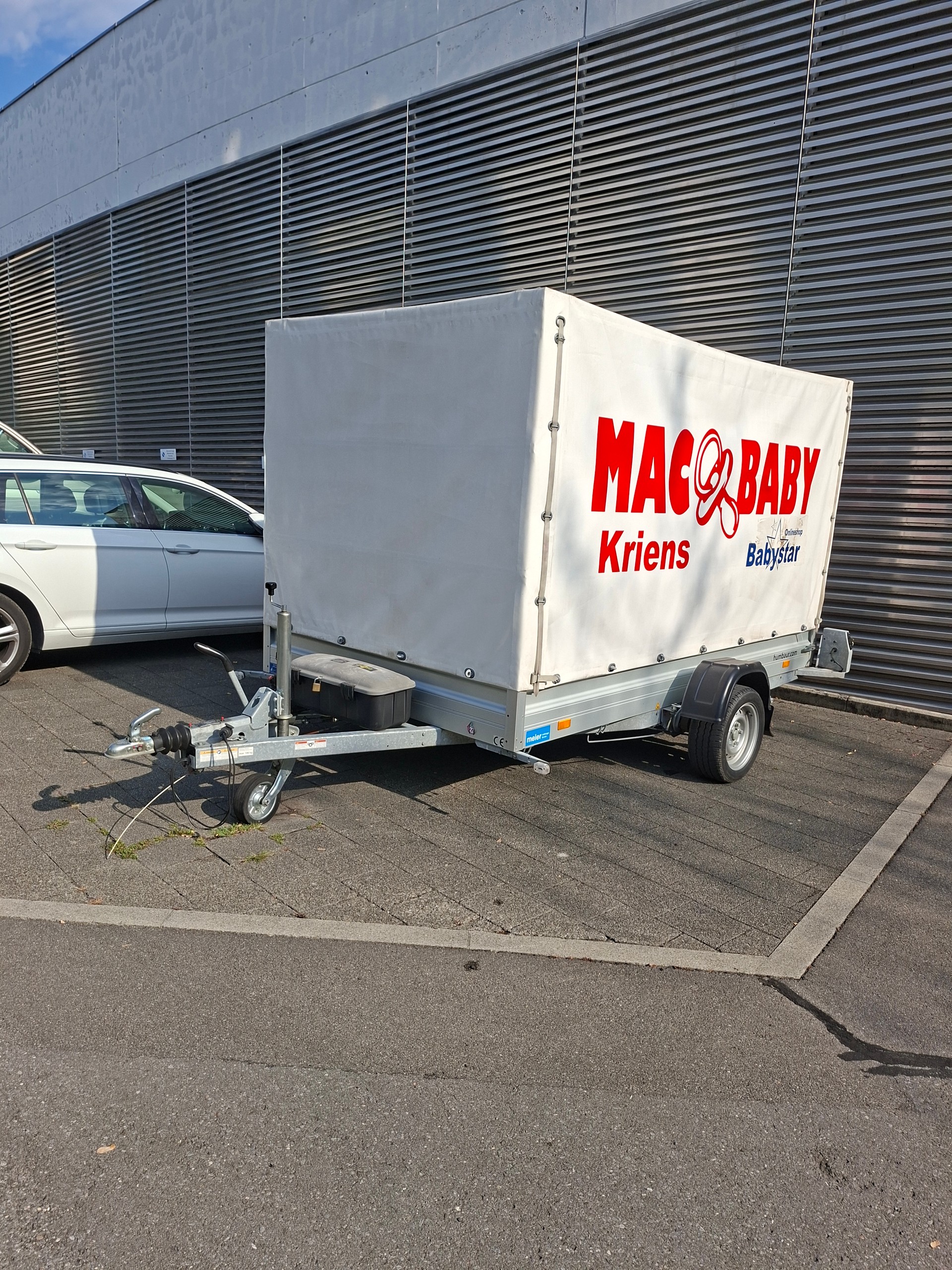 HUMBAUR HKT 183117 S Absenkanhänger-image-0