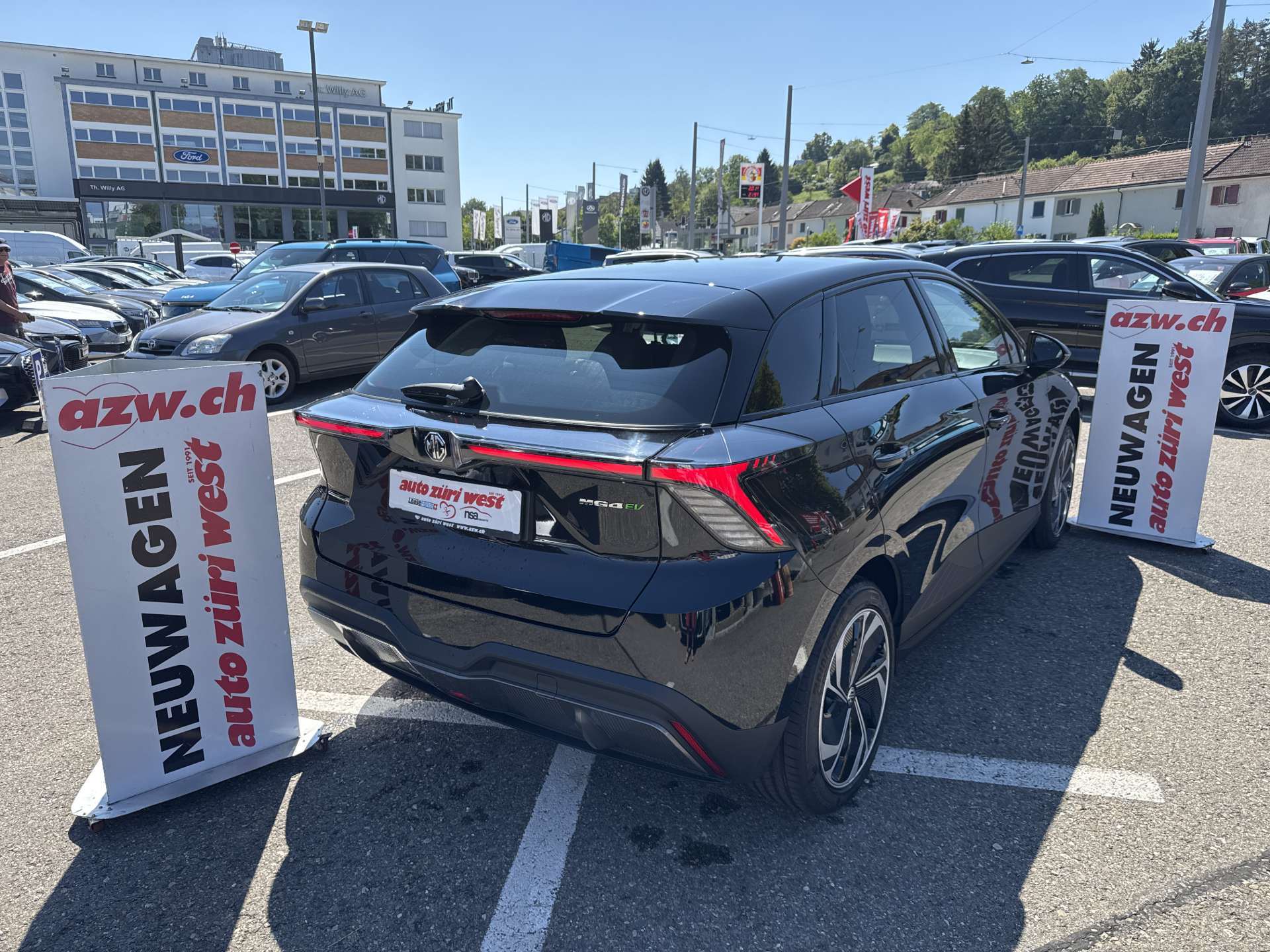 MG 4 EV 64kWh Premium Facelift Automat-image-2