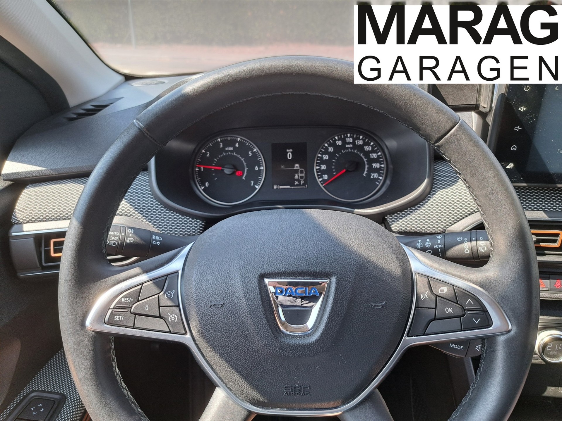 DACIA Sandero Stepway TCe 90 Comfort CVT-image-10