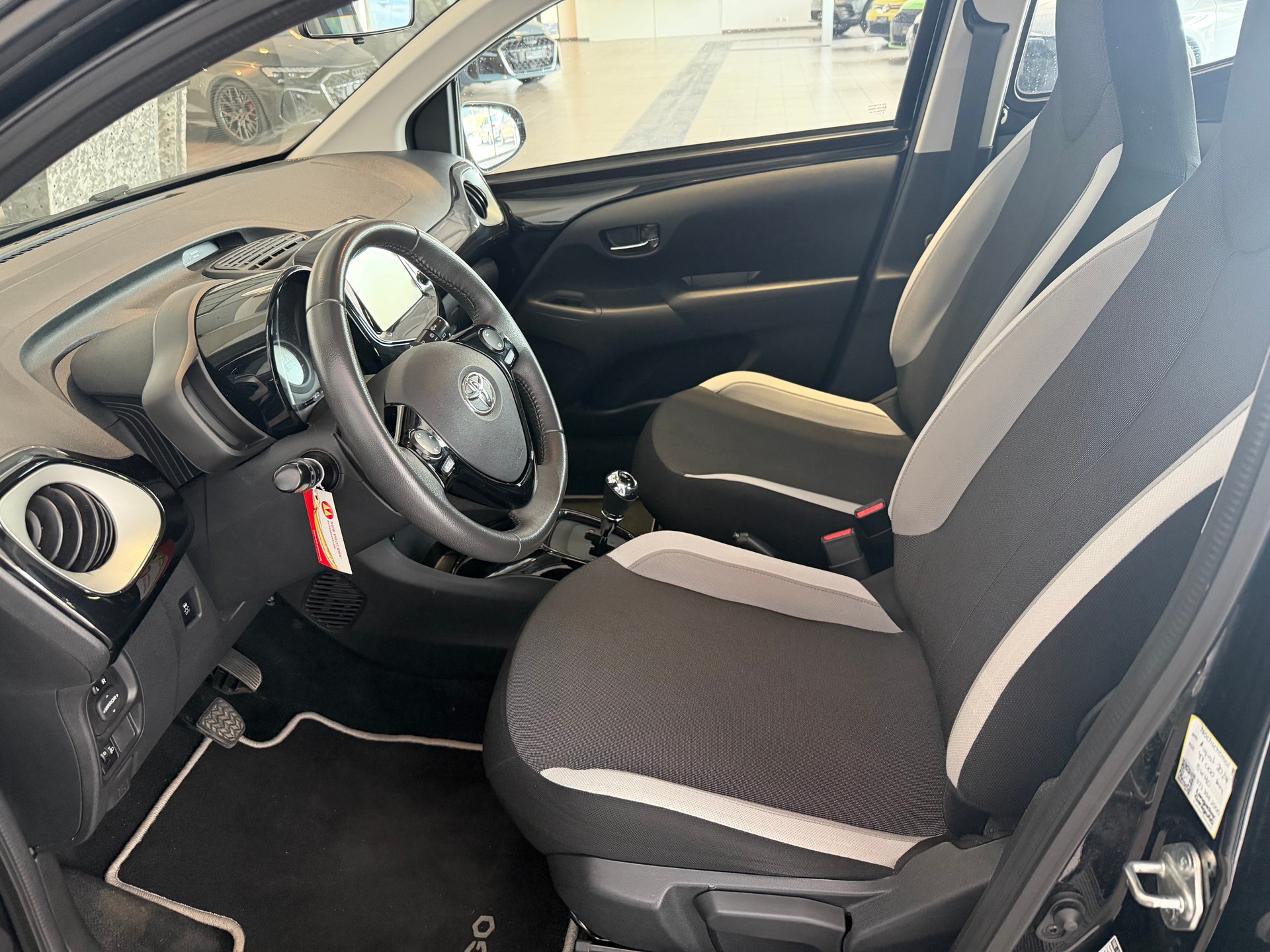 TOYOTA Aygo 1.0 VVT-i x-play MultiMode-image-10