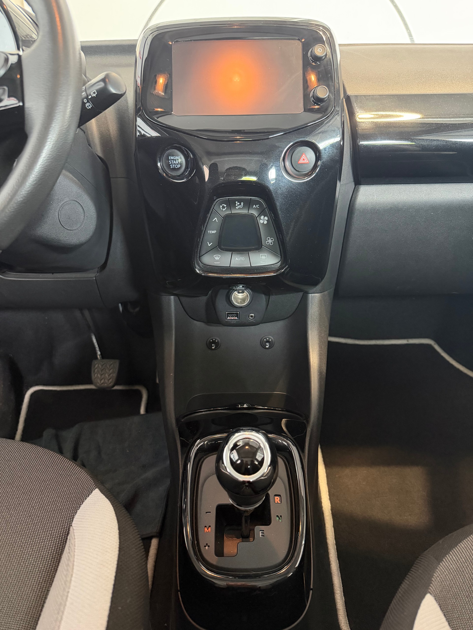 TOYOTA Aygo 1.0 VVT-i x-play MultiMode-image-12