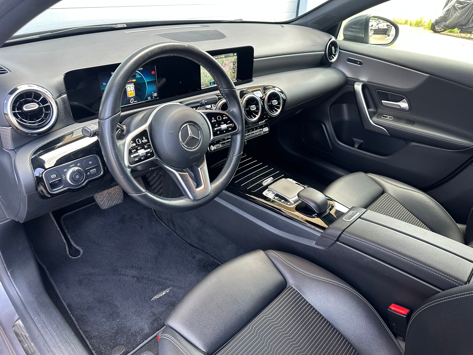 MERCEDES-BENZ A 200 7G-DCT-image-6