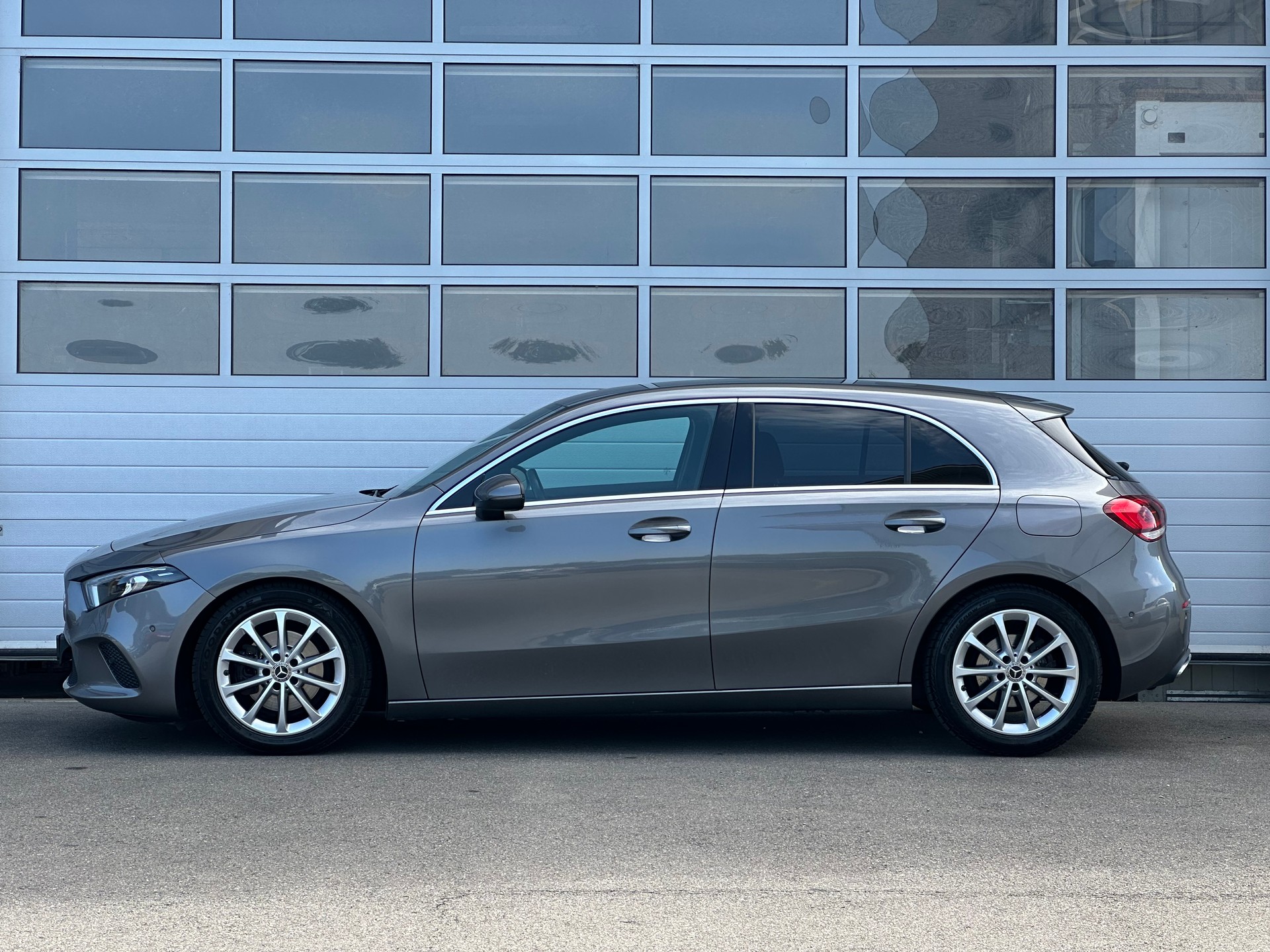 MERCEDES-BENZ A 200 7G-DCT-image-1