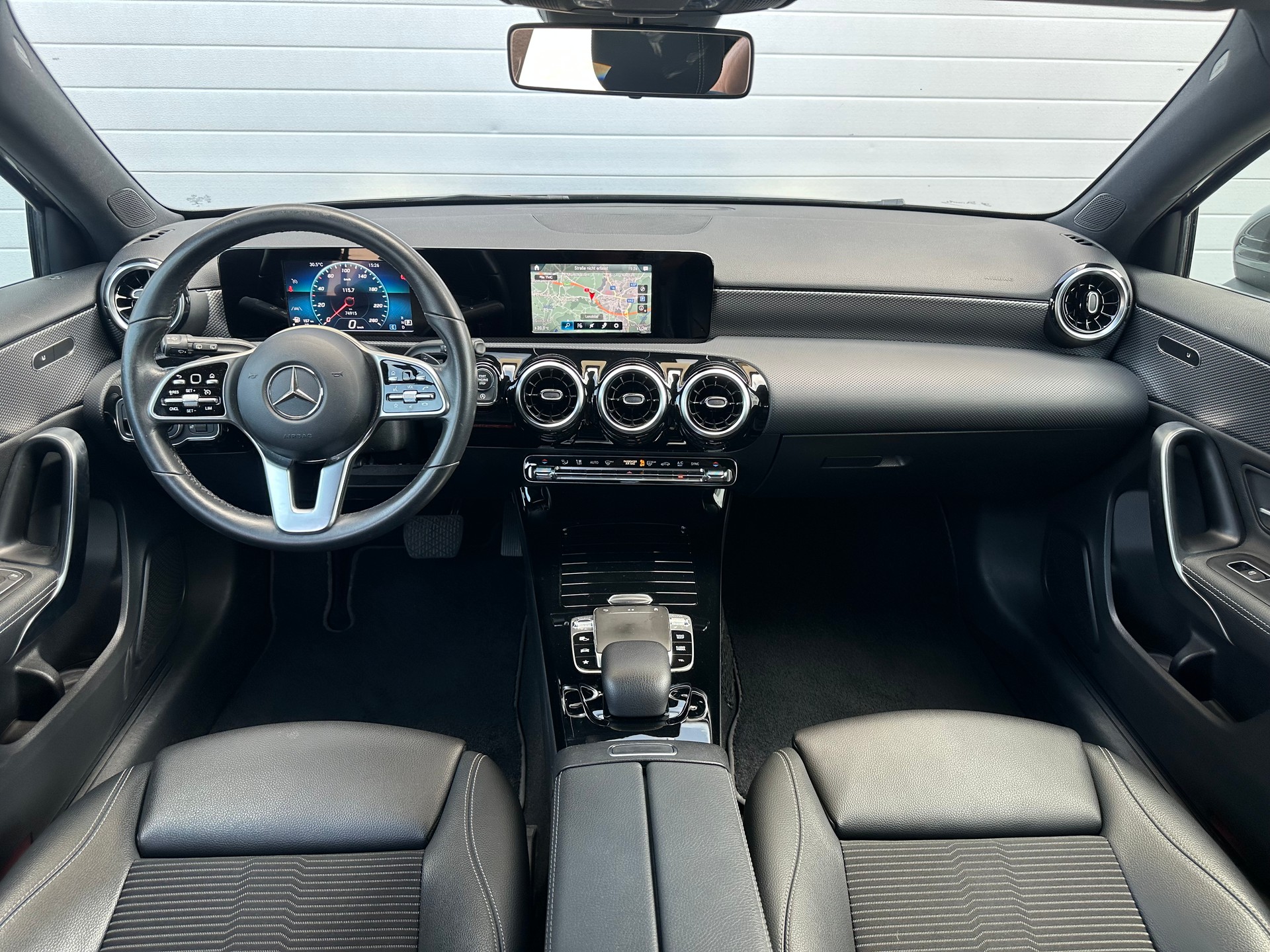MERCEDES-BENZ A 200 7G-DCT-image-8