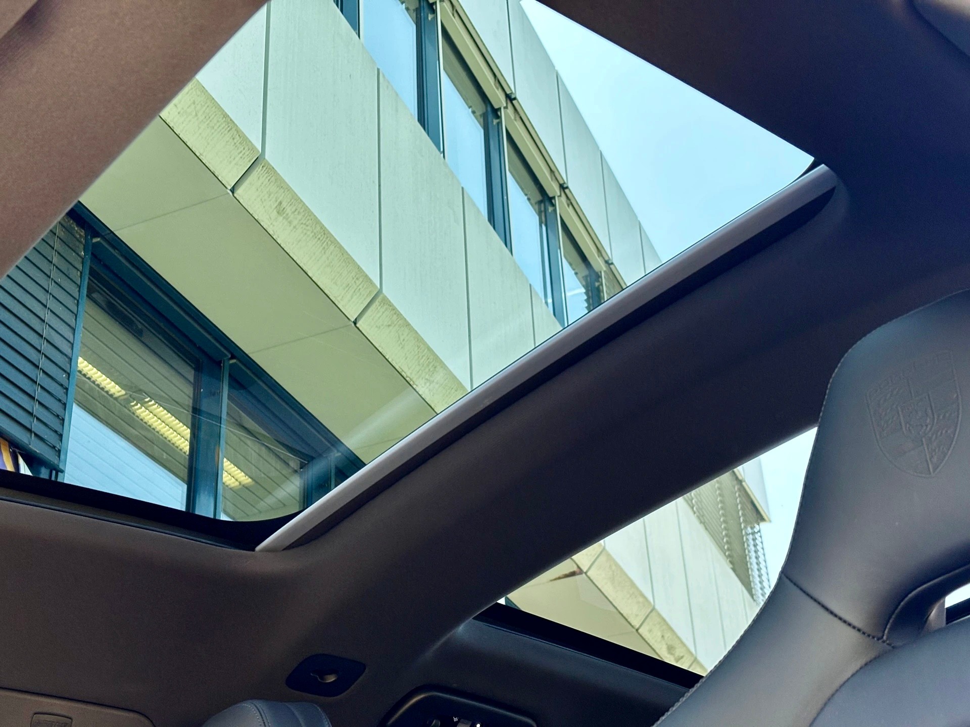 PORSCHE 2.9 V6 4 E-Hybrid Platinum Edition-image-4
