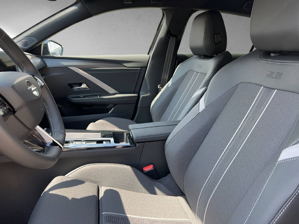OPEL Astra 1.6 PHEV GS A-image-7