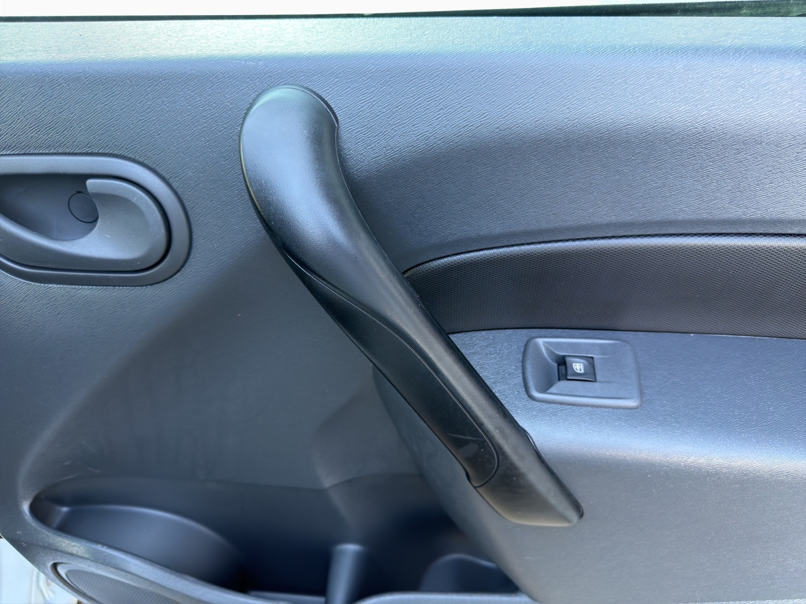 RENAULT Kangoo Z.E. Business-image-15
