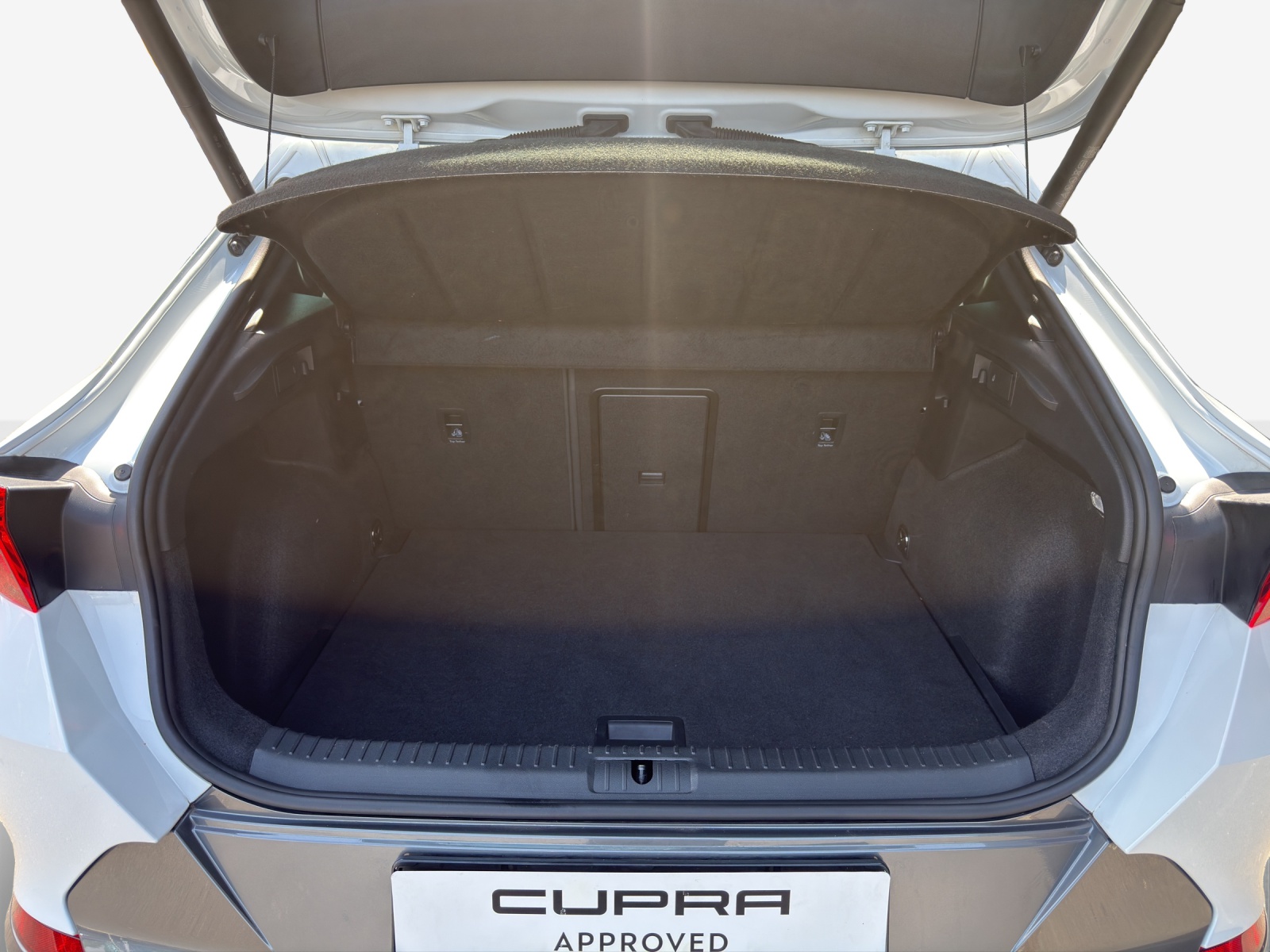 CUPRA Formentor 2.0TSI VZ DSG-image-12
