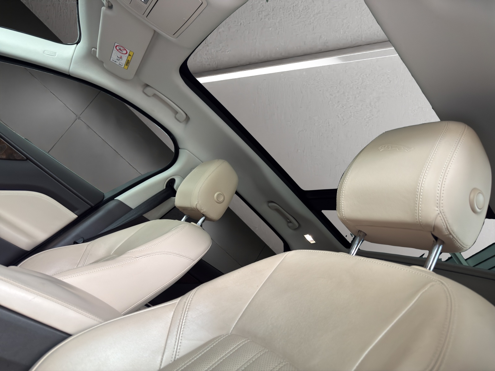 JAGUAR F-Pace 2.0d Portfolio AWD Automatik-image-16
