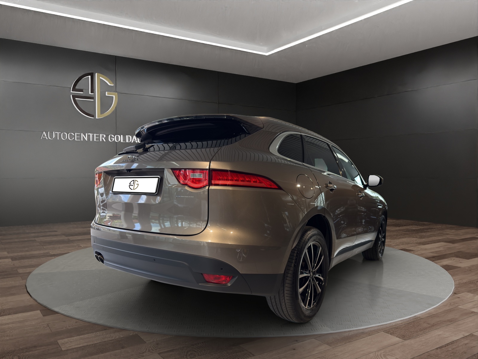 JAGUAR F-Pace 2.0d Portfolio AWD Automatik-image-3