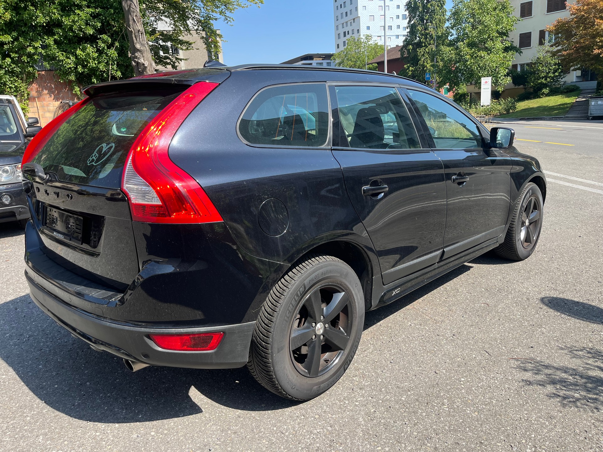 VOLVO XC60 D4 AWD Summum Geartronic-image-4