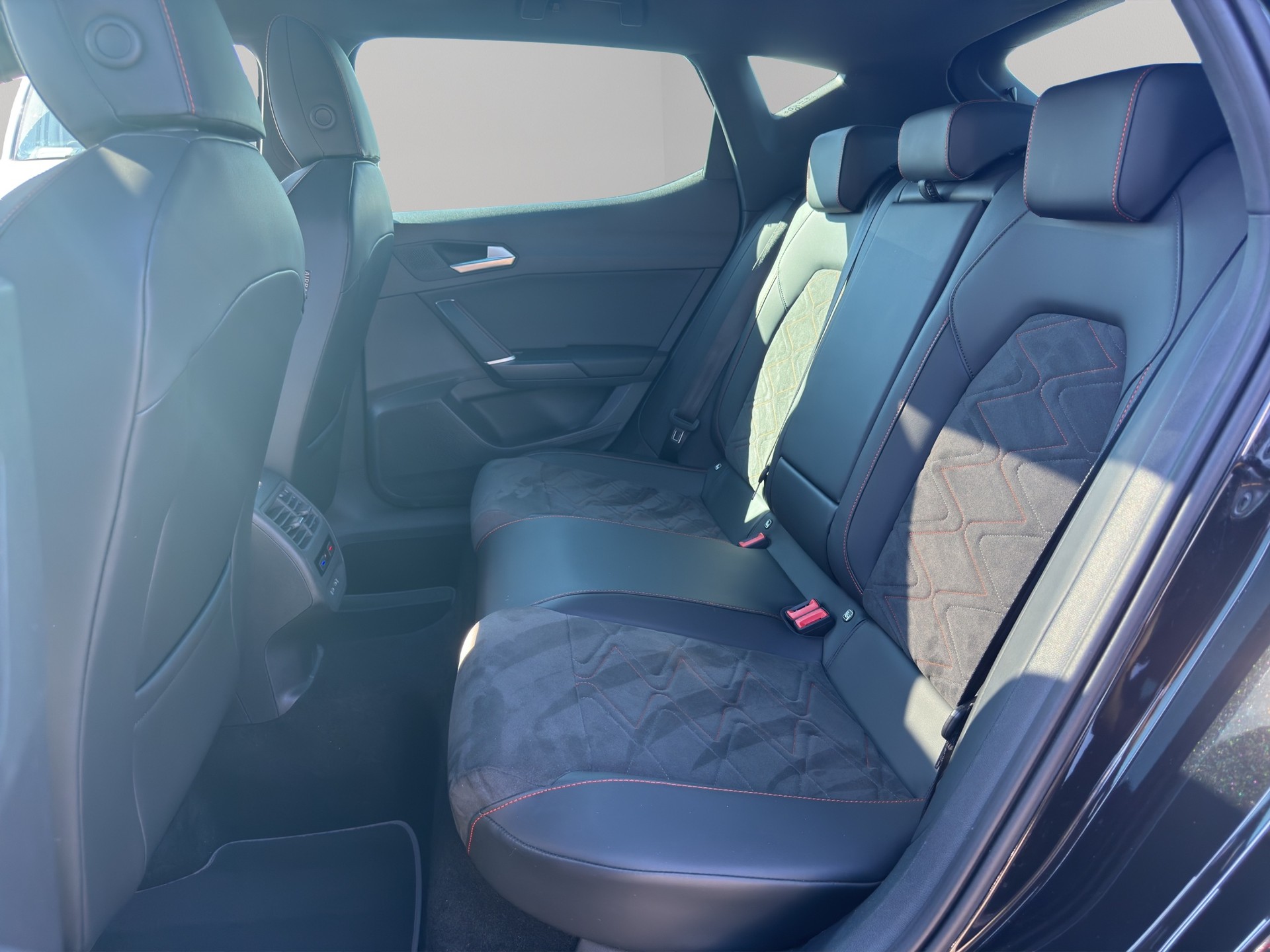 SEAT Leon 1.4 eHybrid pHEV DSG FR-image-10
