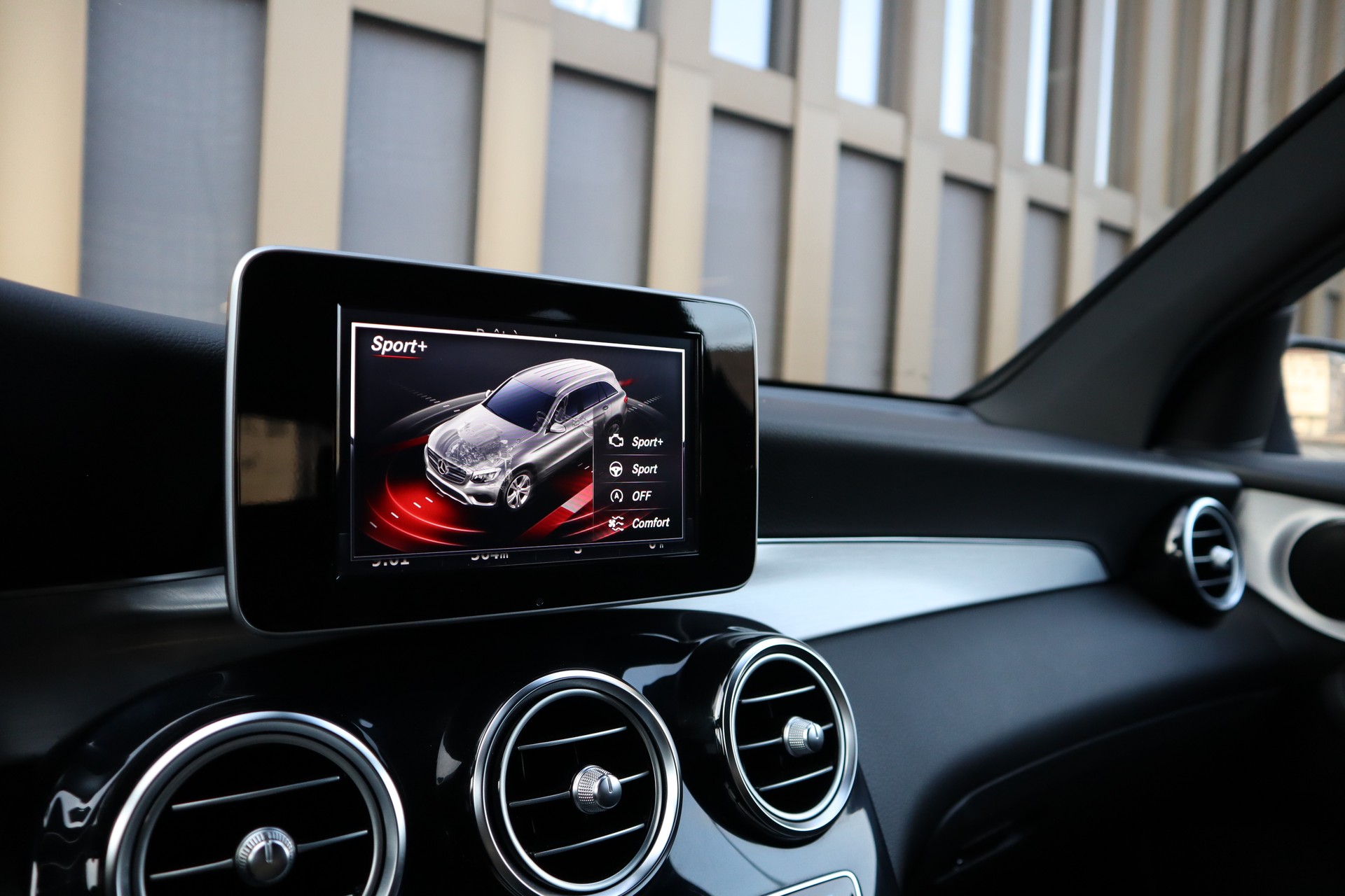 MERCEDES-BENZ GLC 250 d 4Matic 9G-Tronic-image-14