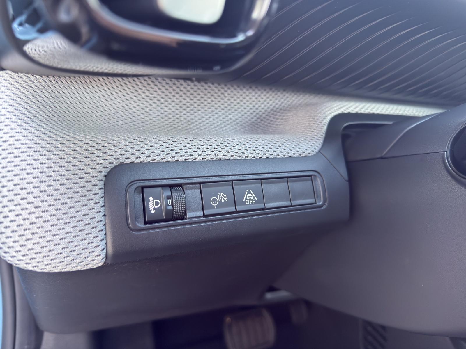 CITROEN C3 1.2 Hybrid Plus-image-12