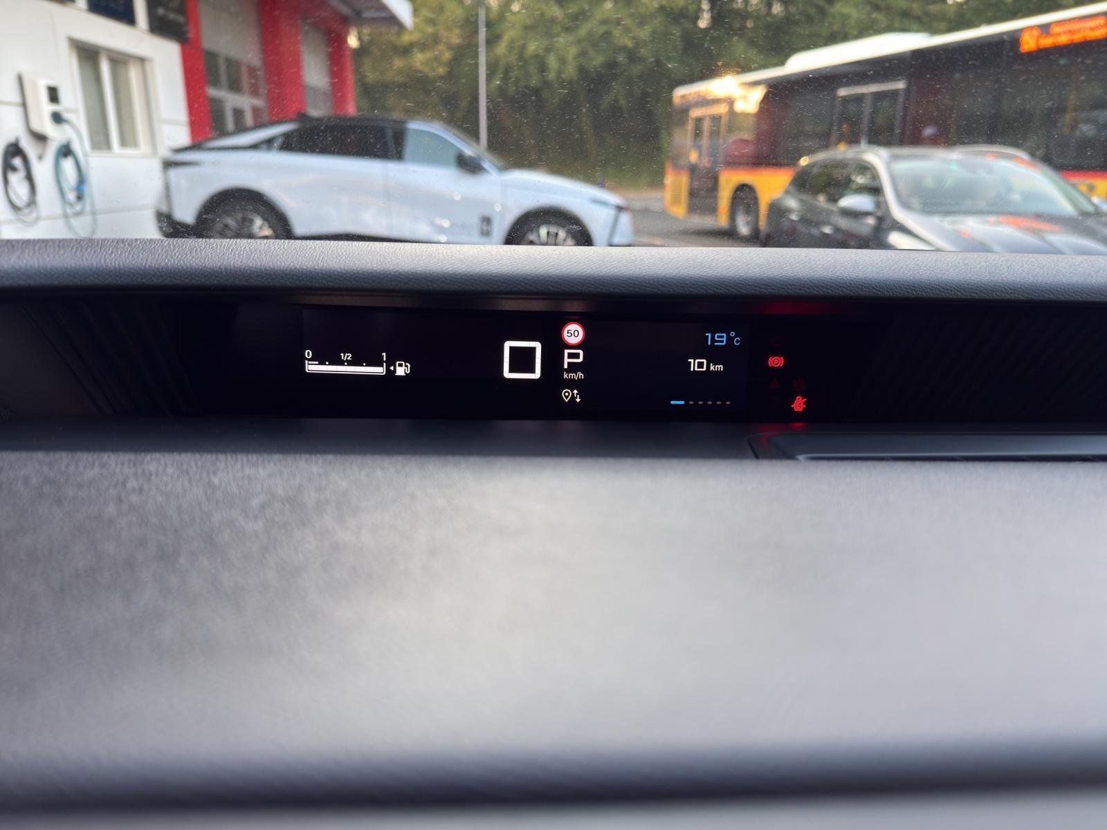 CITROEN C3 1.2 Hybrid Plus-image-5