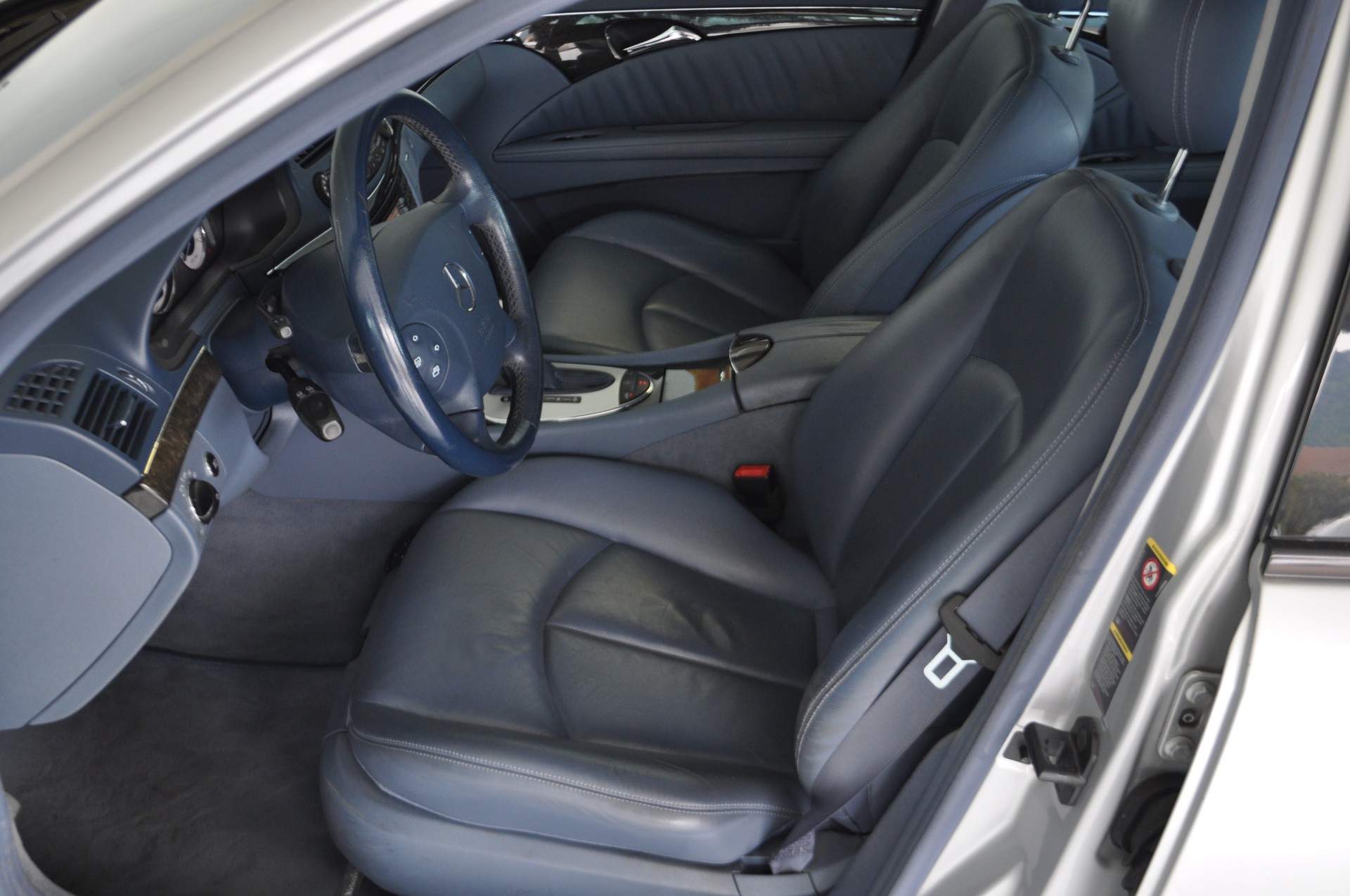 MERCEDES-BENZ E 320 Avantgarde 4Matic Automatic-image-11