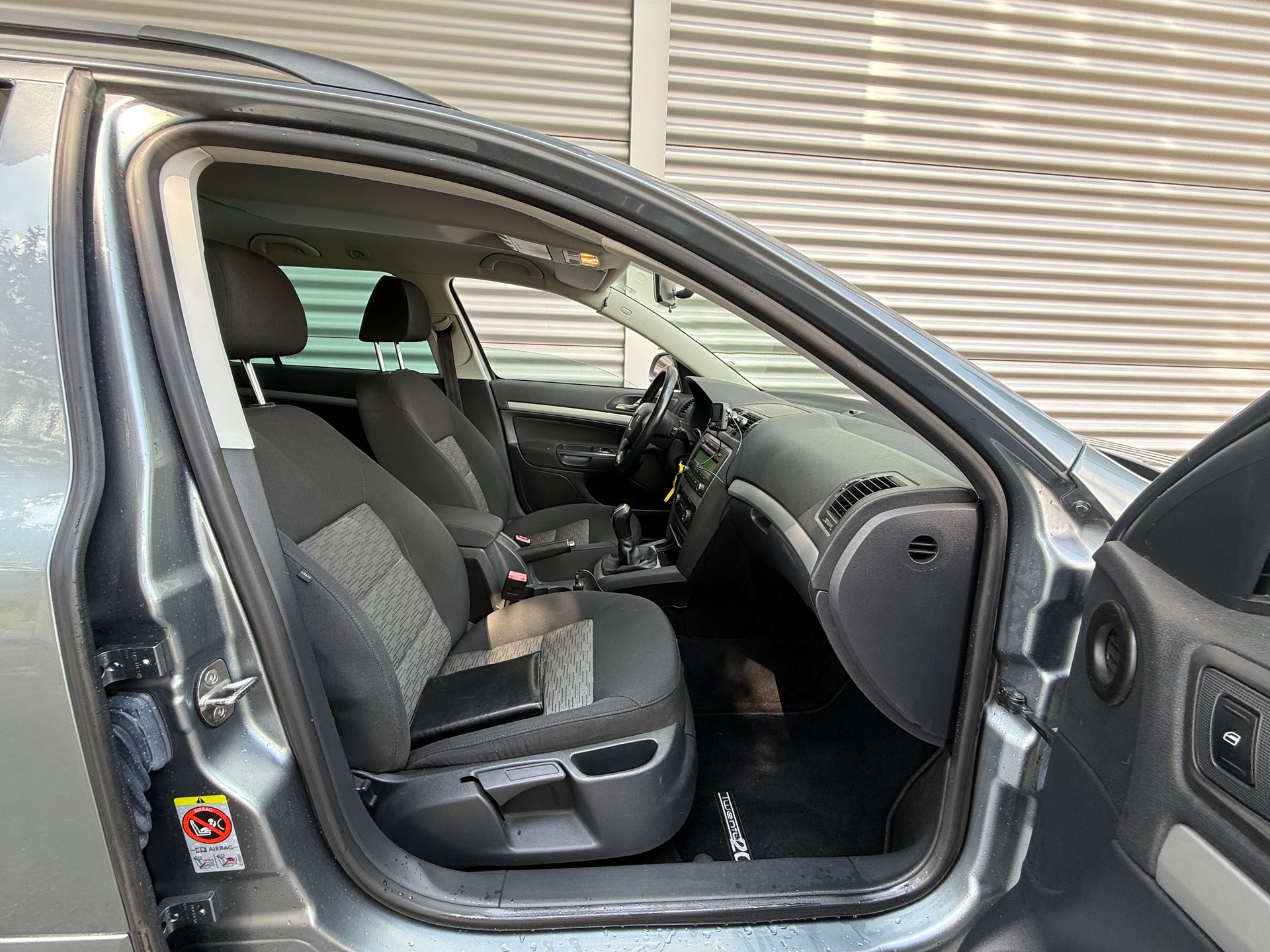 SKODA Octavia Combi 2.0 TDI Ambition 4x4-image-8