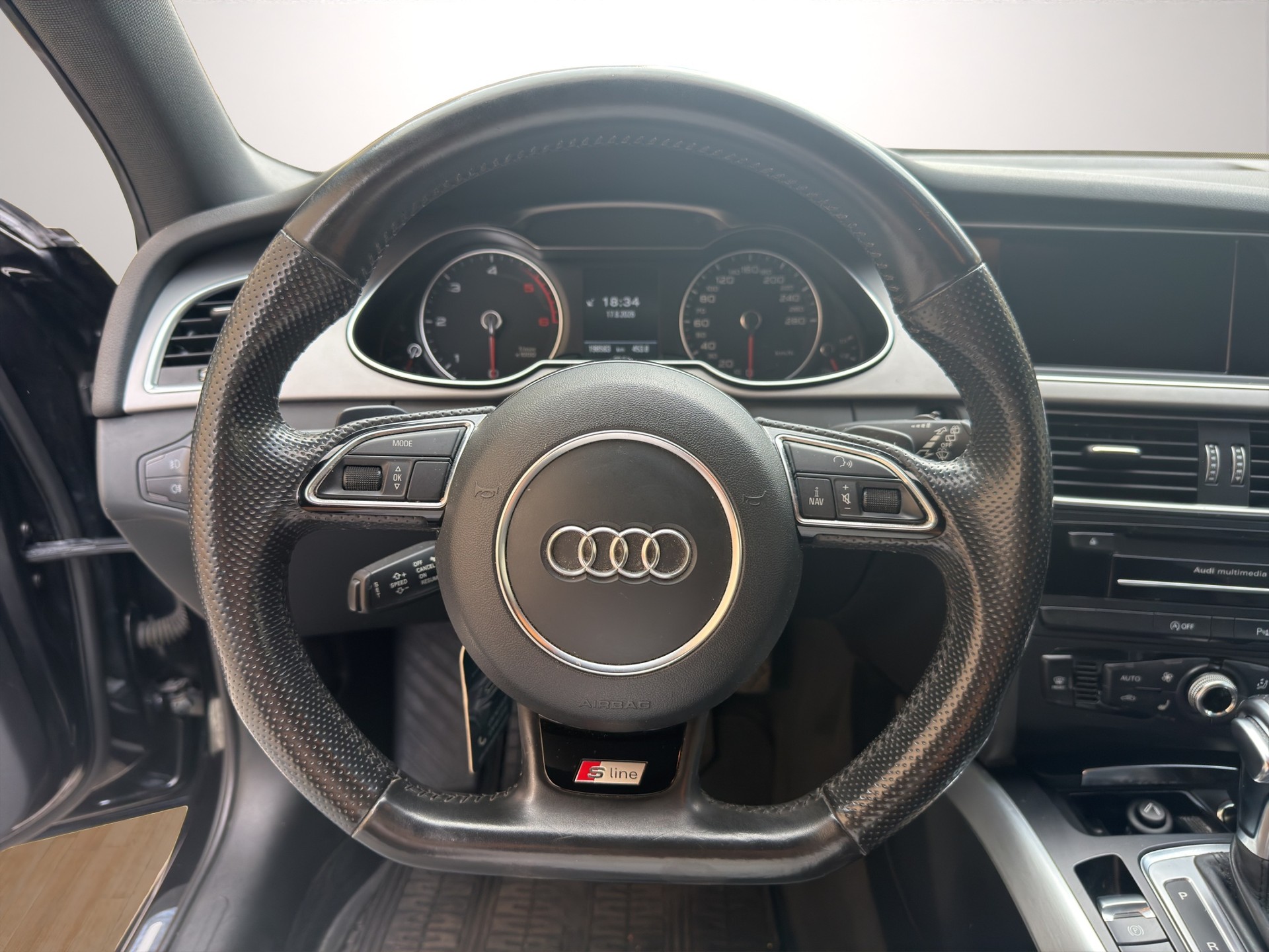 AUDI A4 Avant 3.0 TDI quattro S-tronic-image-9