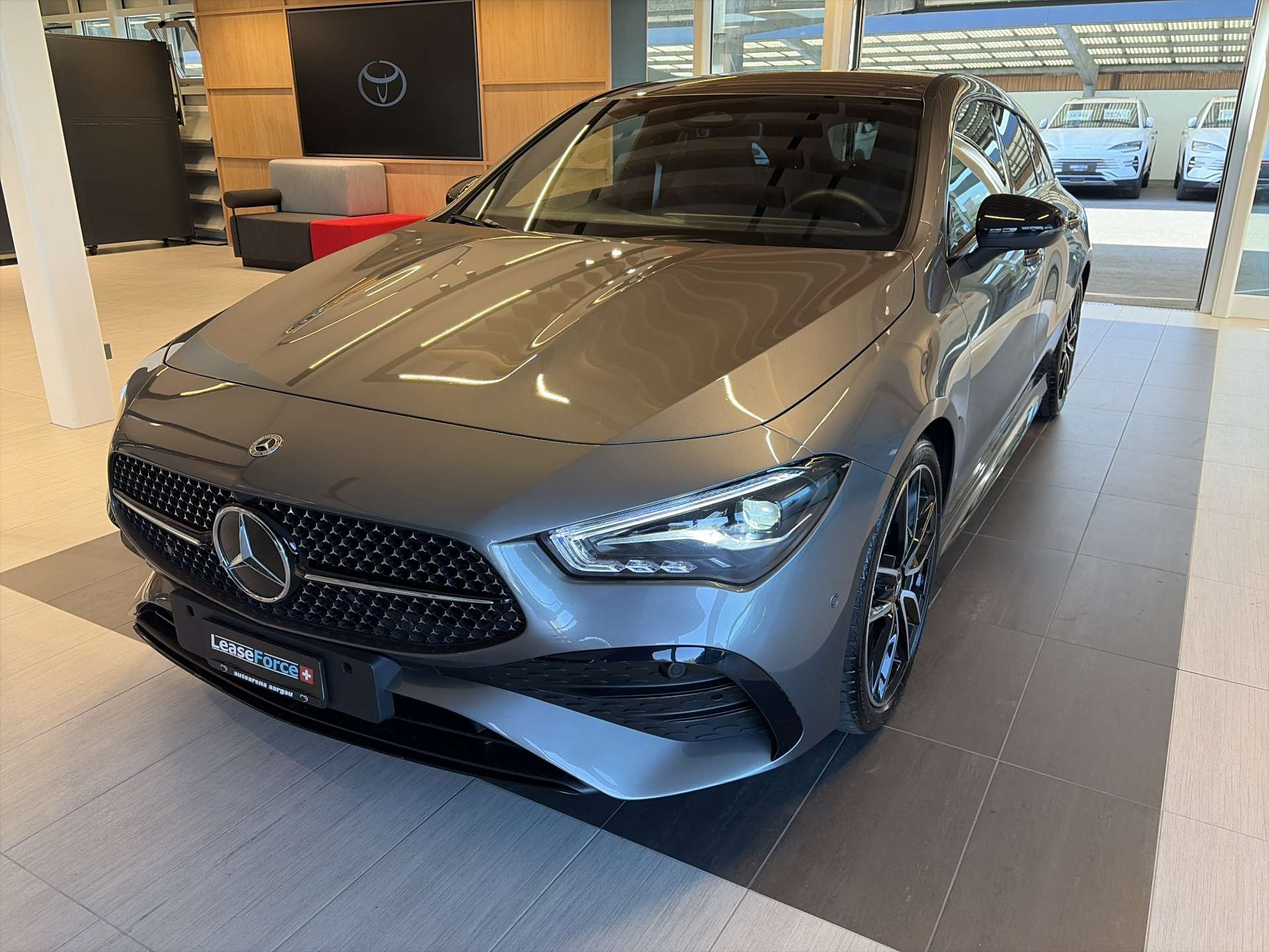 MERCEDES-BENZ CLA Shooting Brake 200 AMG Line Advanced Plus DCT-Automat-image-0