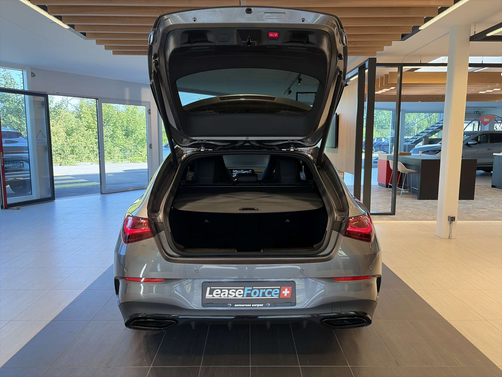 MERCEDES-BENZ CLA Shooting Brake 200 AMG Line Advanced Plus DCT-Automat-image-7
