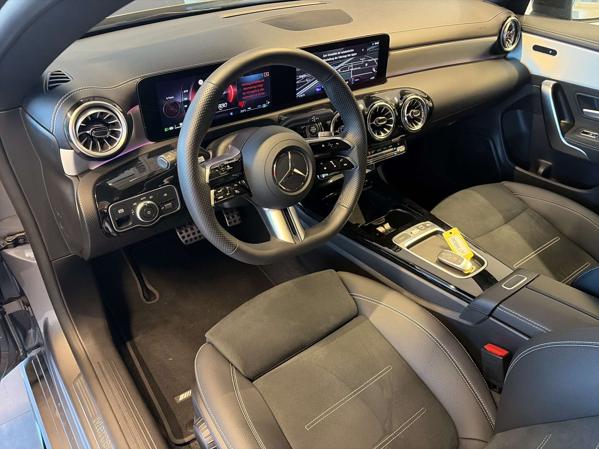 MERCEDES-BENZ CLA Shooting Brake 200 AMG Line Advanced Plus DCT-Automat-image-5