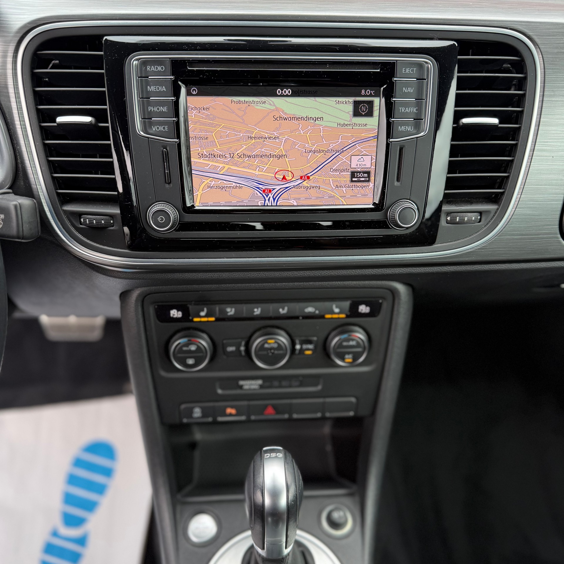 VW Beetle Cabrio 1.2 TSI BMT Allstar DSG-image-12