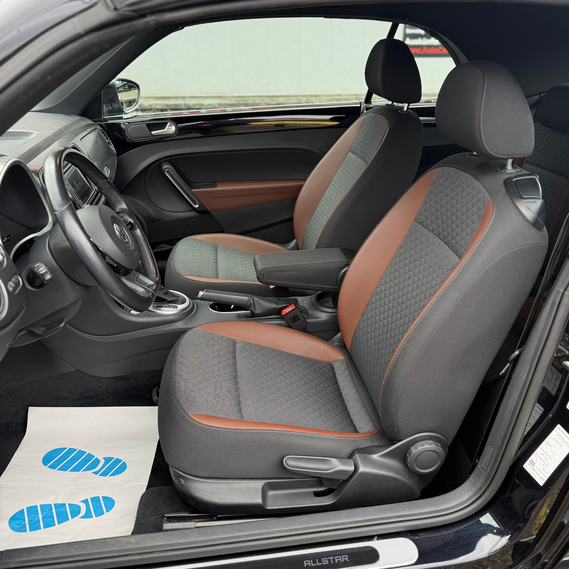 VW Beetle Cabrio 1.2 TSI BMT Allstar DSG-image-8