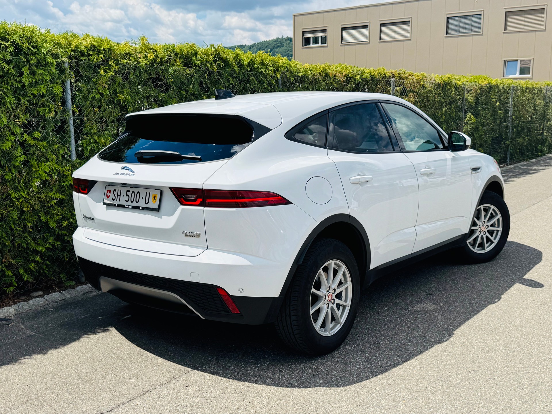 JAGUAR E-Pace 2.0d D150 AWD Automatik-image-3