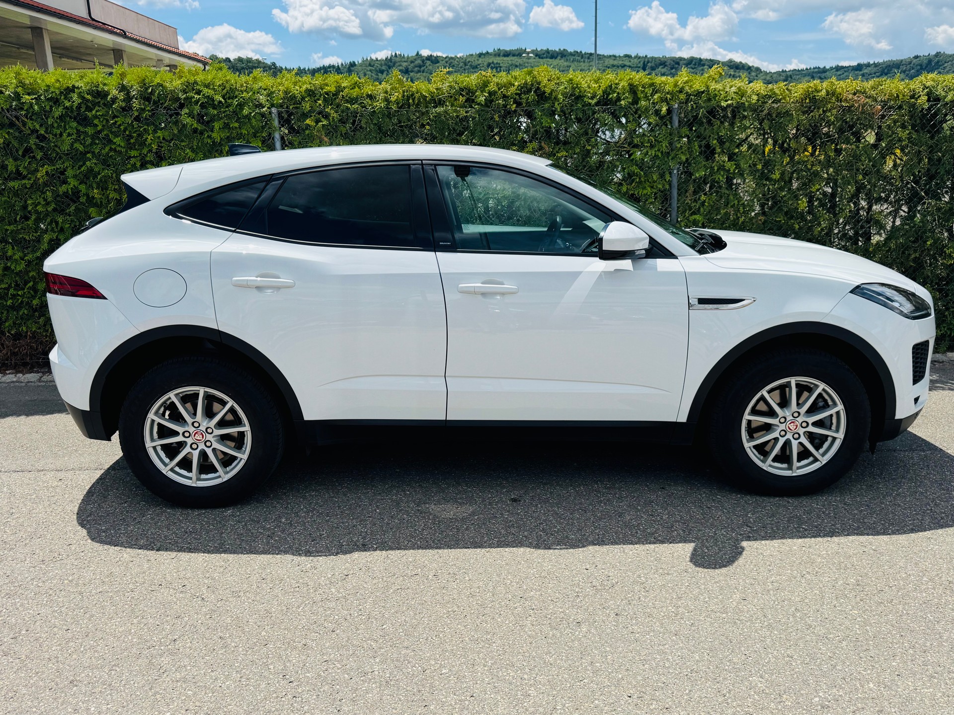 JAGUAR E-Pace 2.0d D150 AWD Automatik-image-7