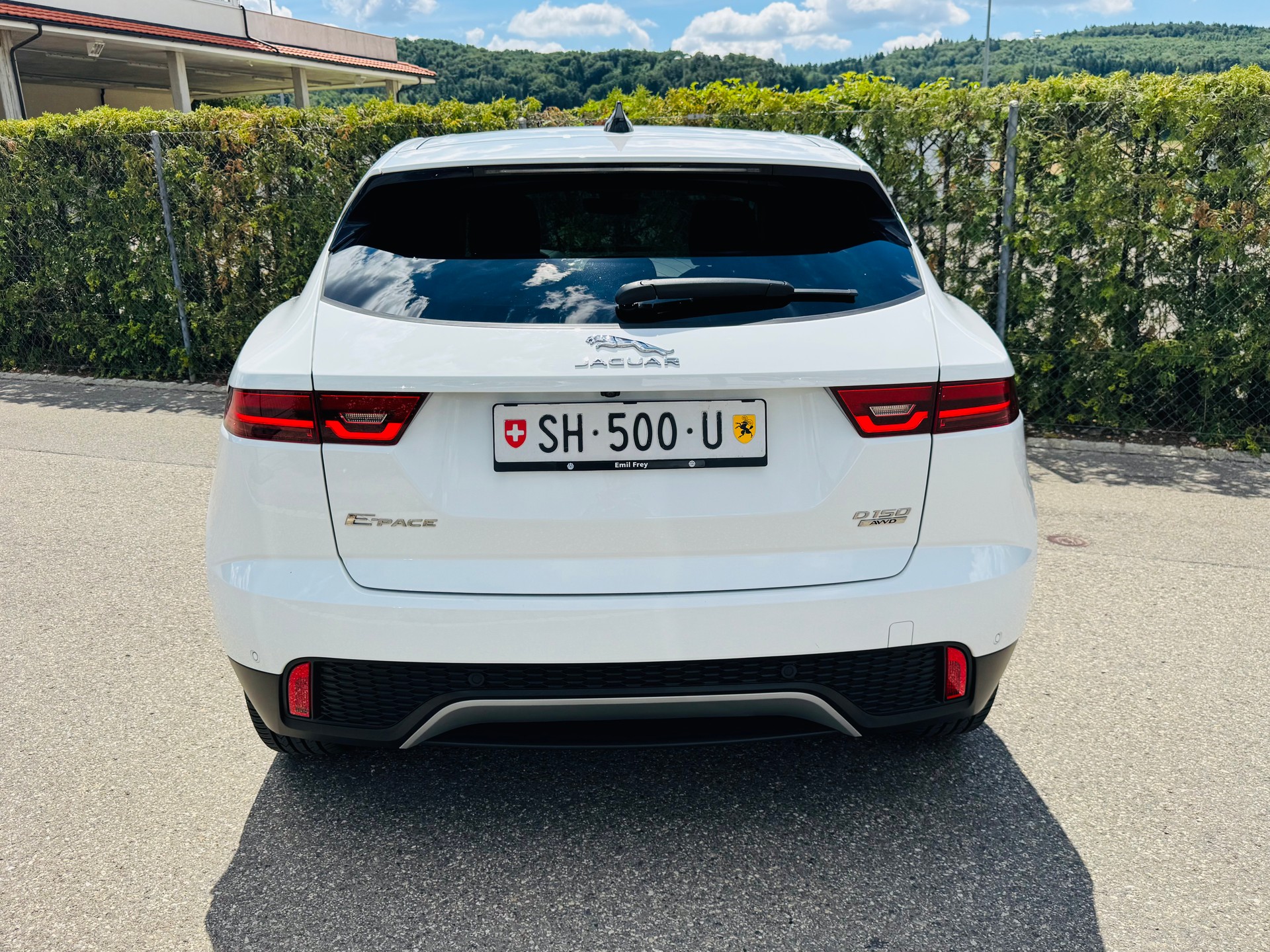 JAGUAR E-Pace 2.0d D150 AWD Automatik-image-5