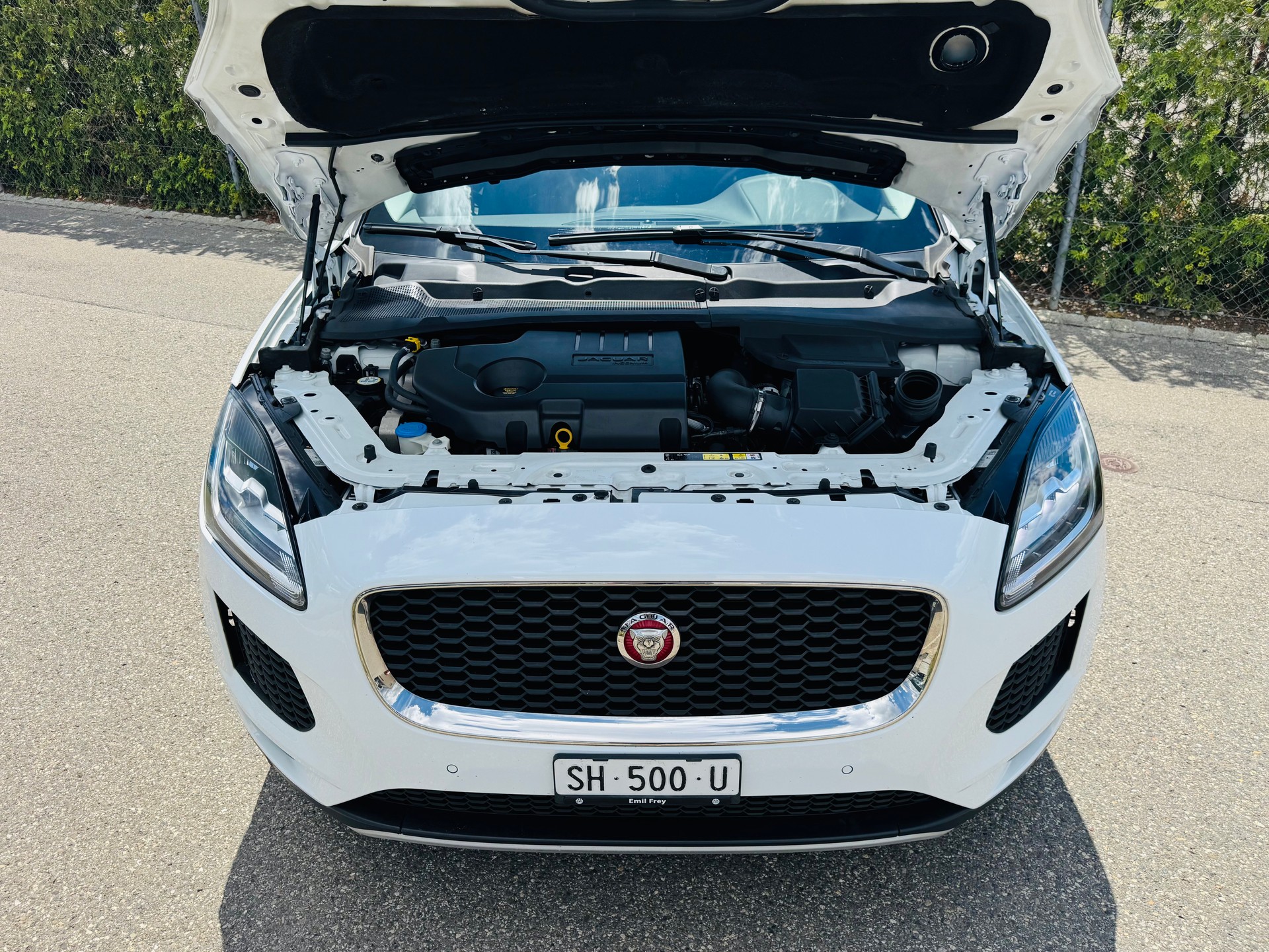 JAGUAR E-Pace 2.0d D150 AWD Automatik-image-15