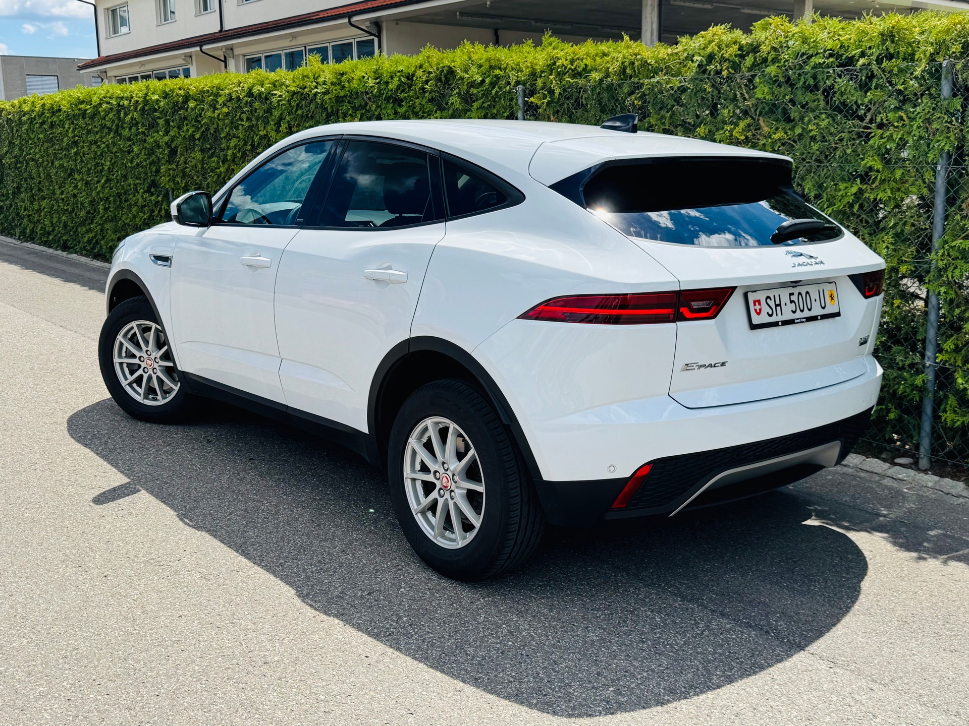 JAGUAR E-Pace 2.0d D150 AWD Automatik-image-4