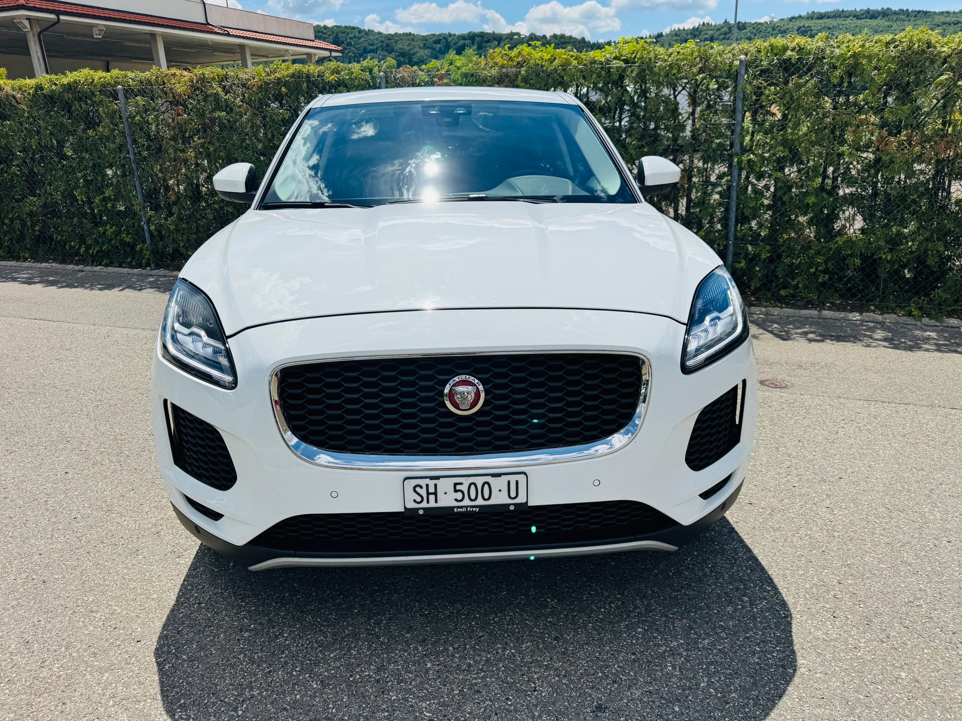 JAGUAR E-Pace 2.0d D150 AWD Automatik-image-2