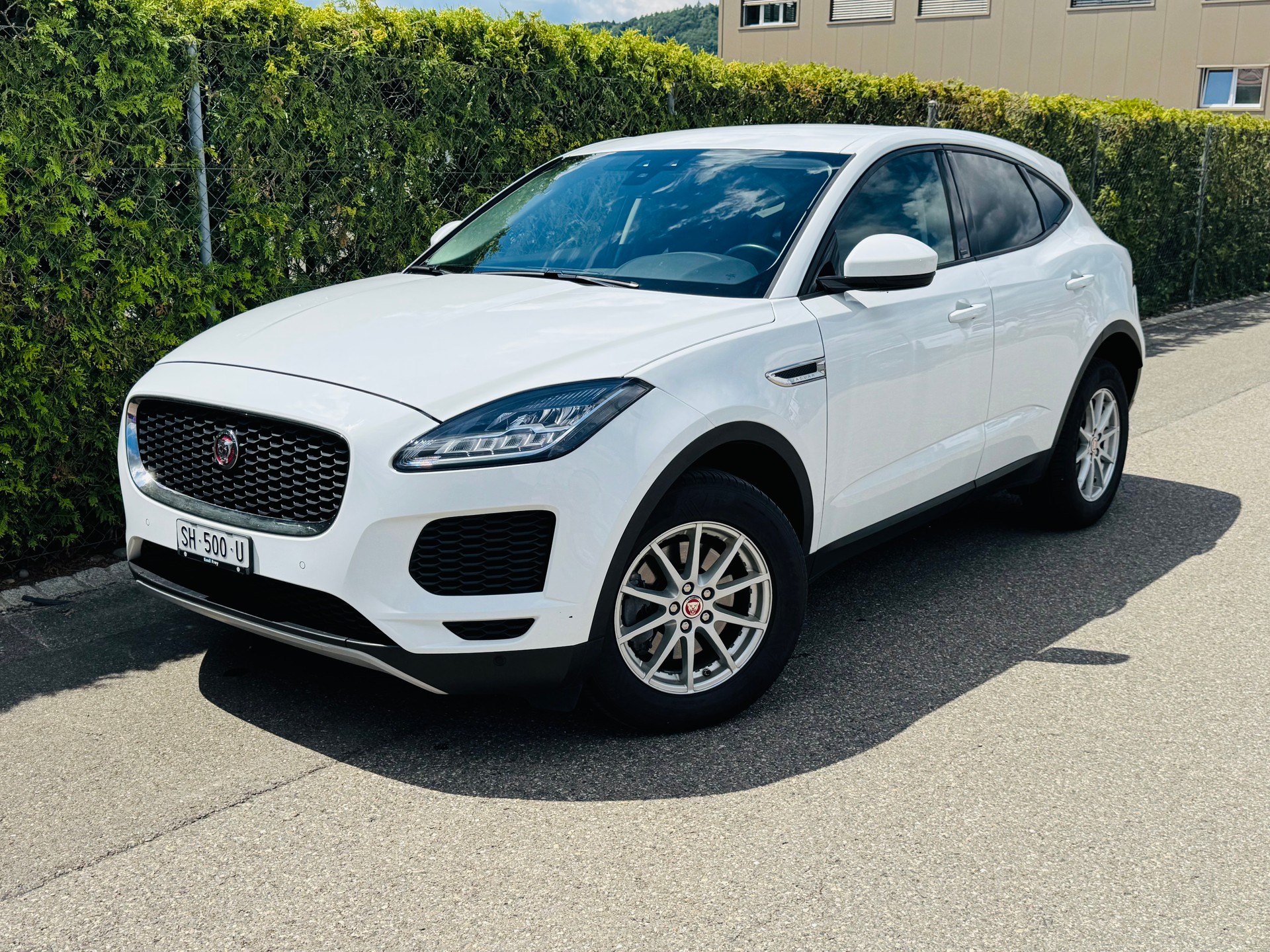 JAGUAR E-Pace 2.0d D150 AWD Automatik-image-1