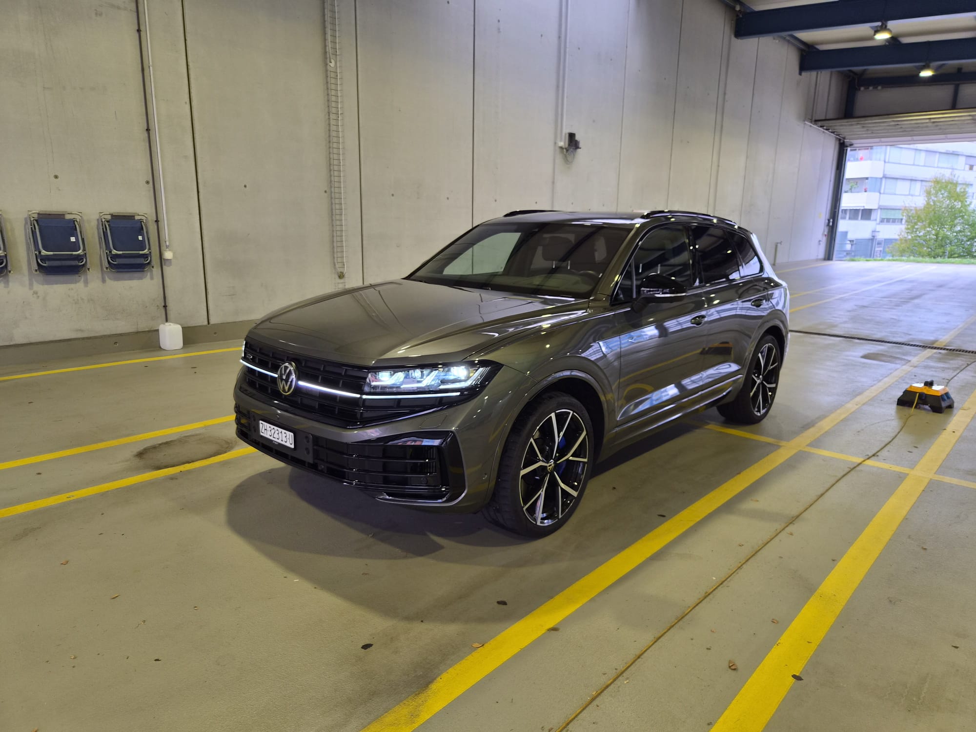 VW 3.0 V6 TSI PHEV R — slika 1