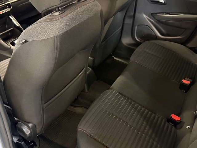 PEUGEOT 208 1.2 PureTech Active Pack EAT8-image-8