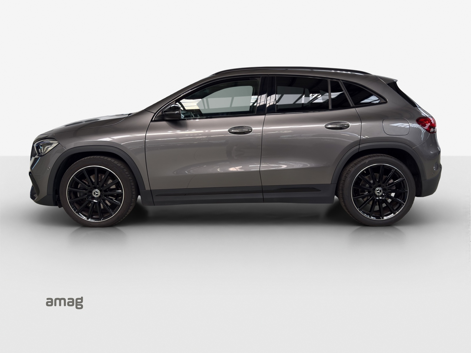 MERCEDES-BENZ GLA 250 4Matic AMG Line 8G-DCT-image-1