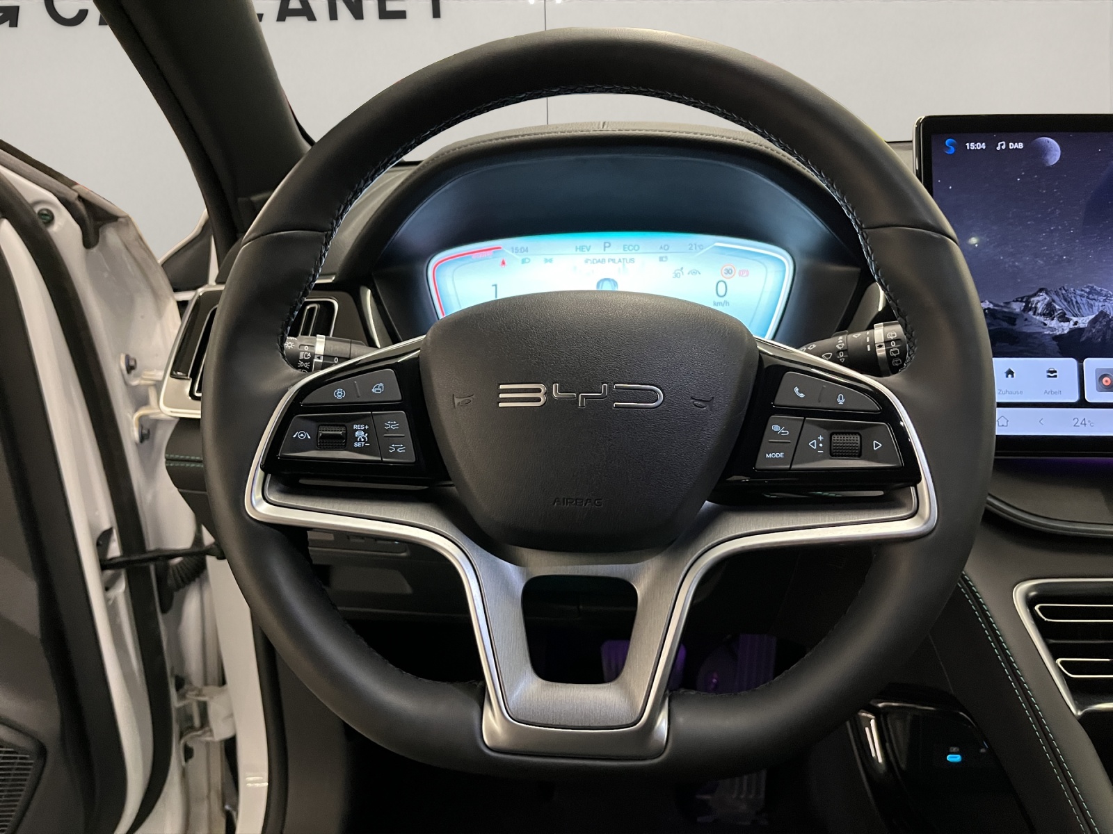 BYD Seal U DM-i Design AWD-image-9