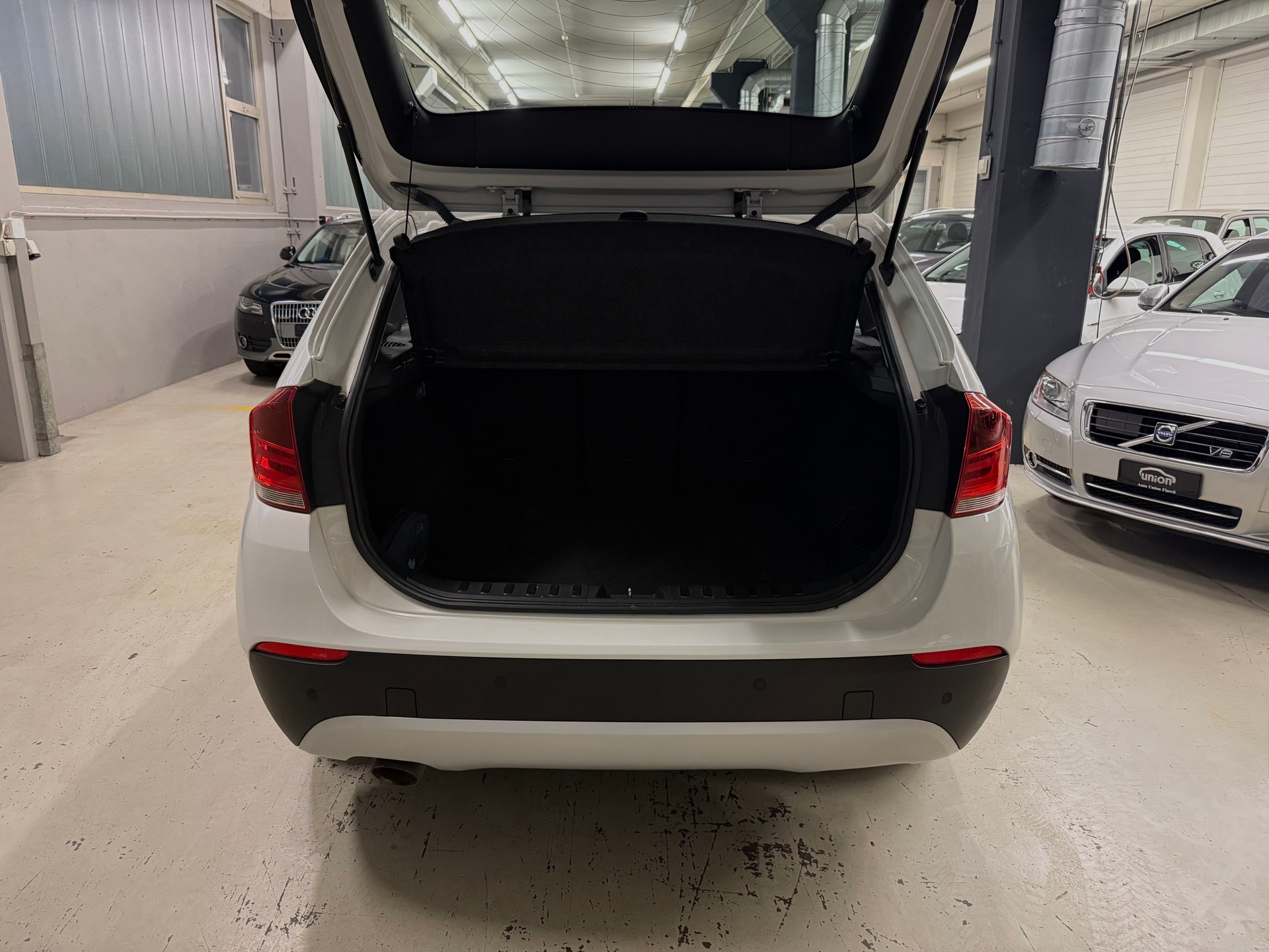 BMW X1 xDrive 18d-image-8