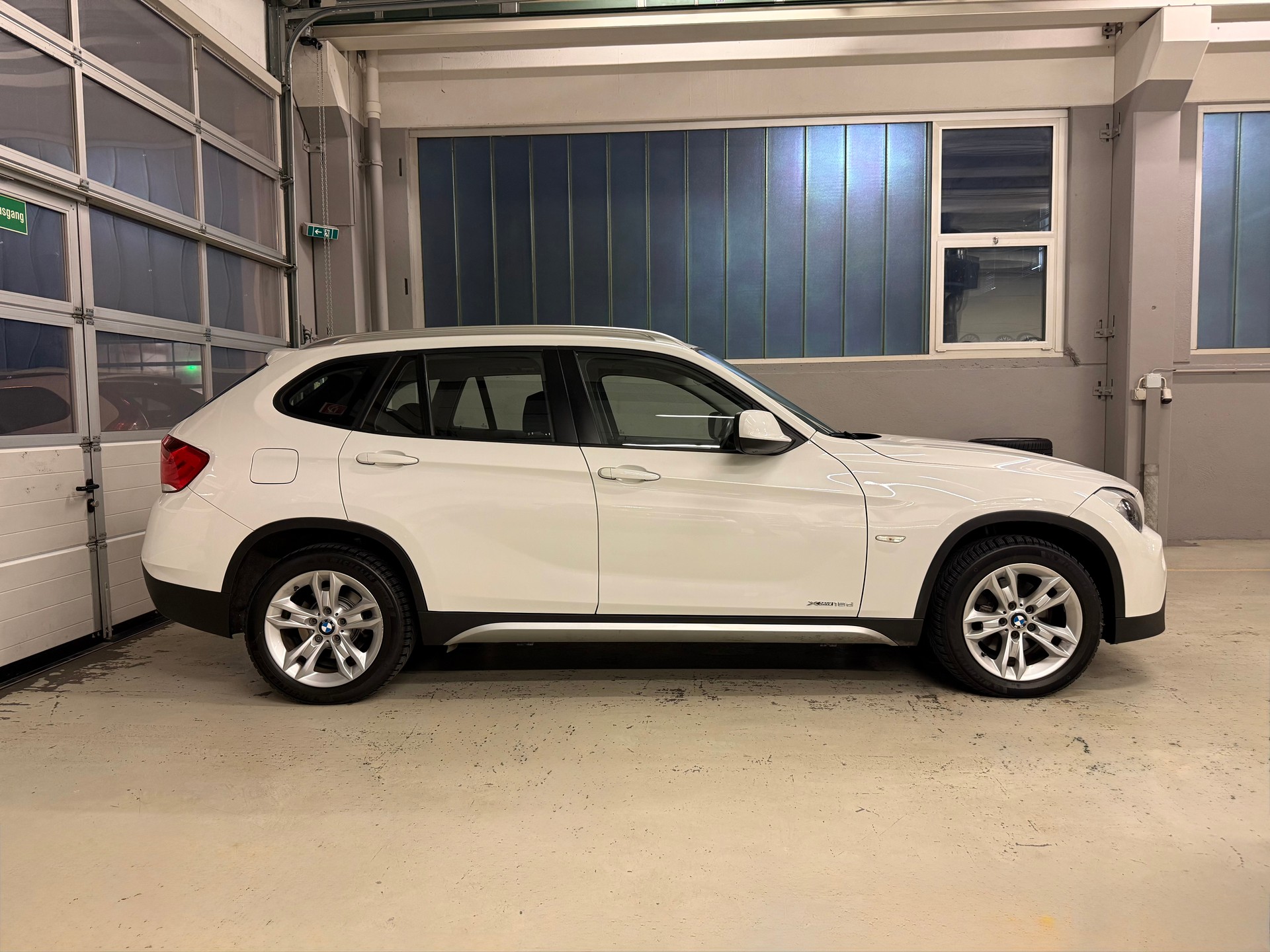BMW X1 xDrive 18d-image-3