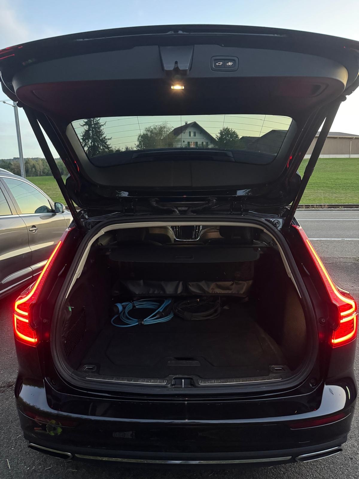 VOLVO V60 T6 eAWD Twin Engine Business Geartronic-image-14