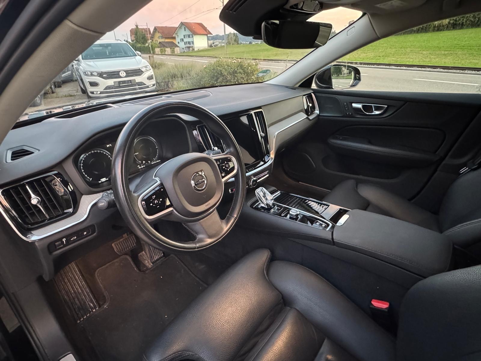 VOLVO V60 T6 eAWD Twin Engine Business Geartronic-image-6