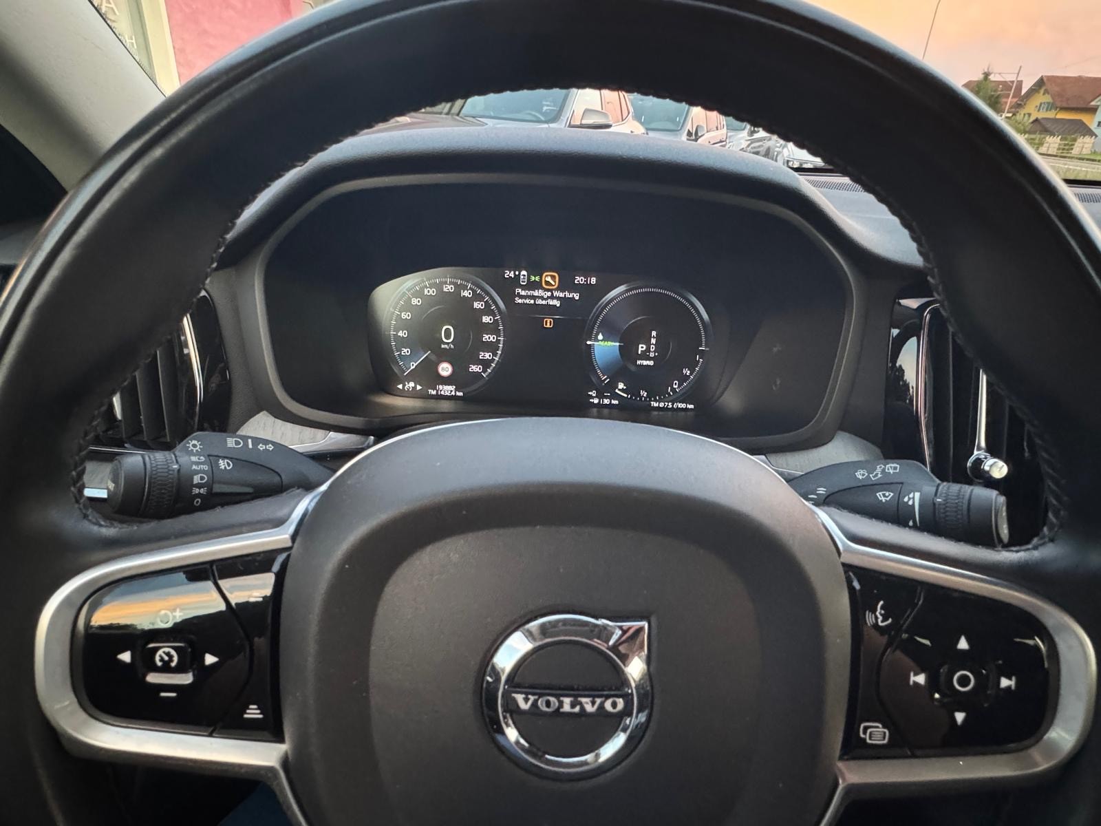 VOLVO V60 T6 eAWD Twin Engine Business Geartronic-image-11