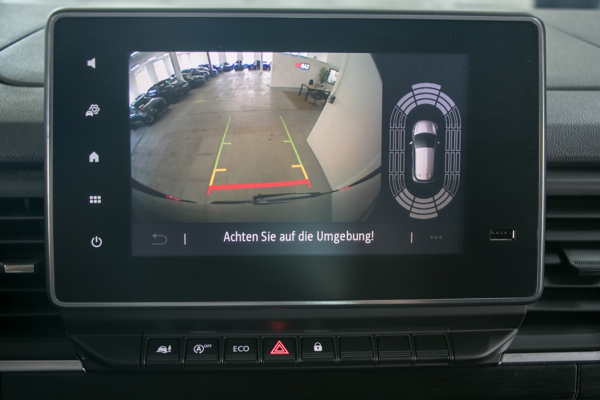 RENAULT Trafic Blue dCi 150 Passenger Techno-image-6