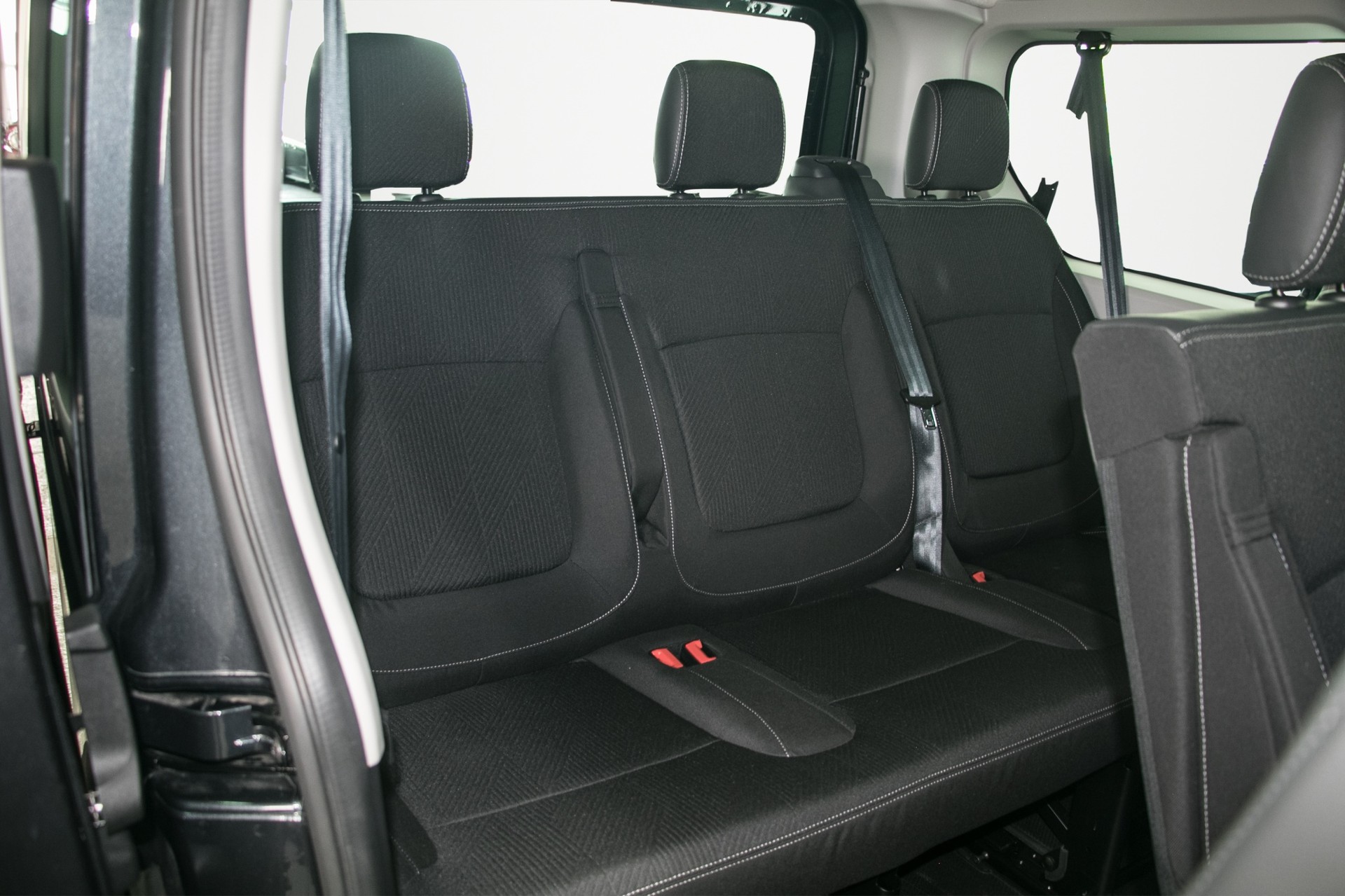 RENAULT Trafic Blue dCi 150 Passenger Techno-image-10