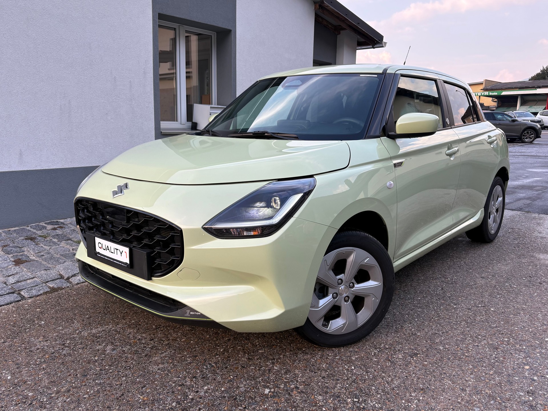 SUZUKI Swift 1.2 1st Edition Top Hybrid 4x4-image-1
