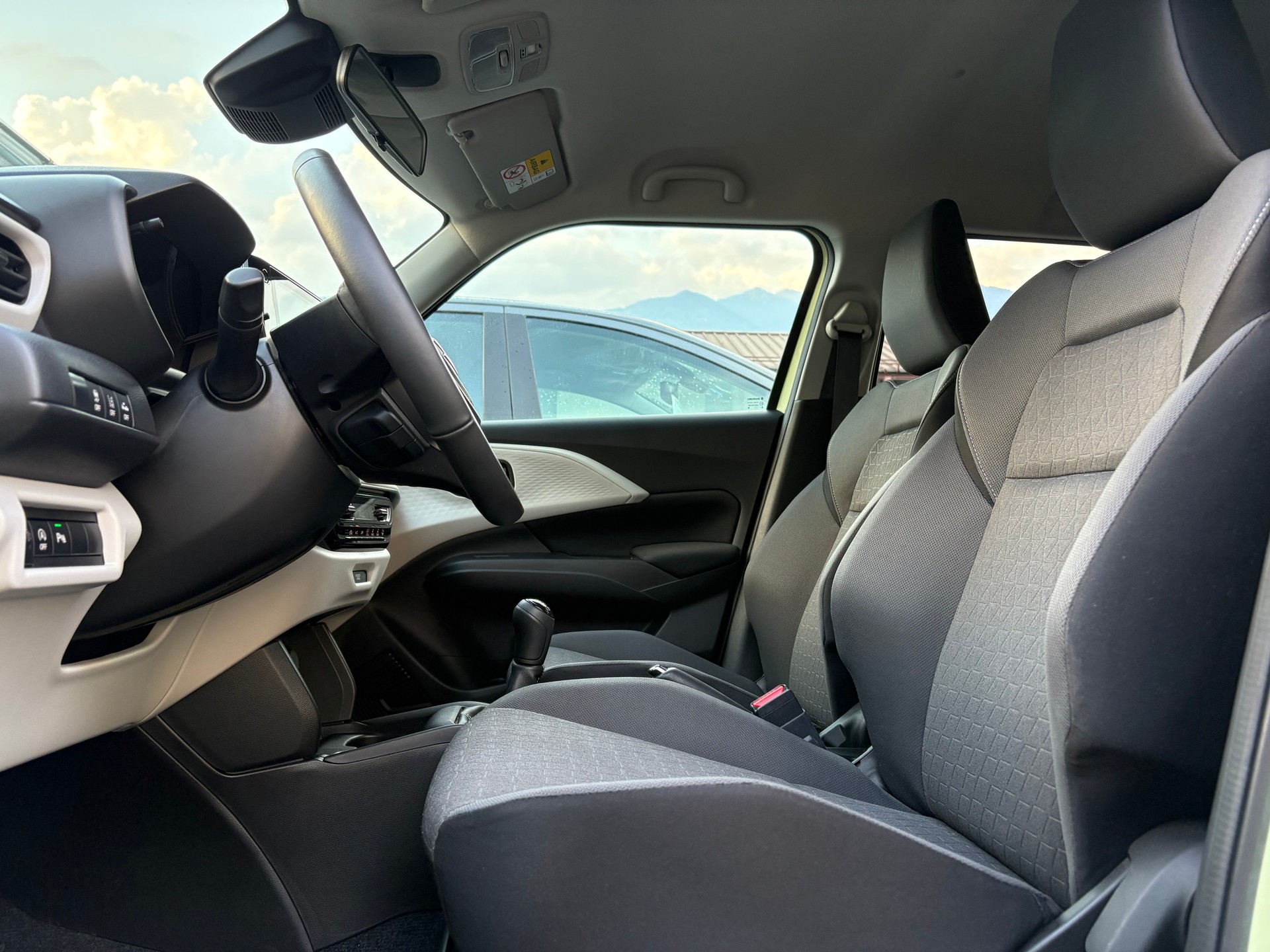 SUZUKI Swift 1.2 1st Edition Top Hybrid 4x4-image-10