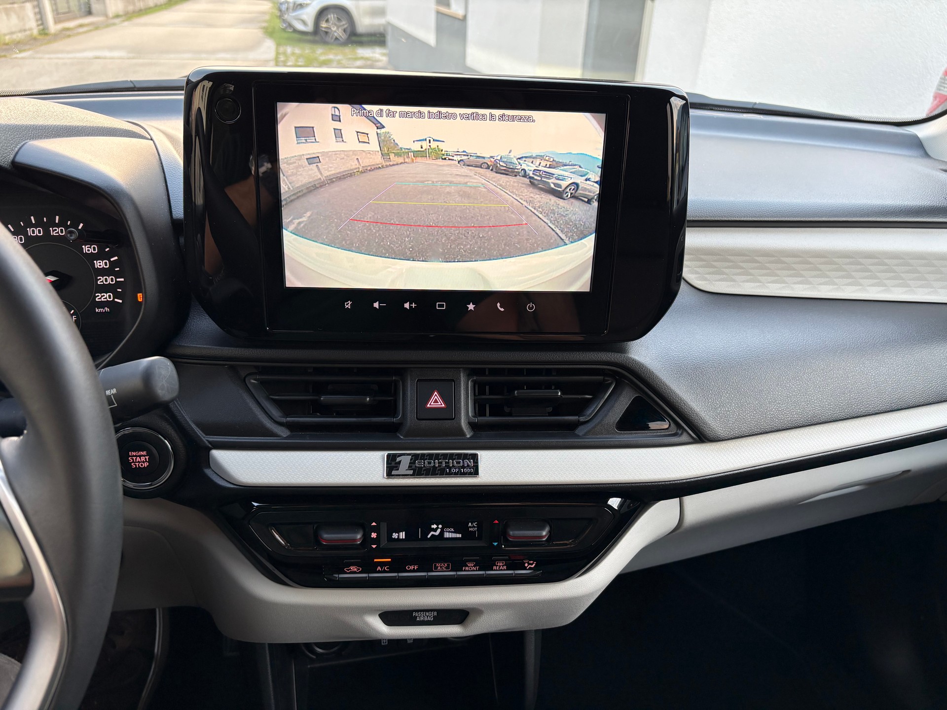 SUZUKI Swift 1.2 1st Edition Top Hybrid 4x4-image-12
