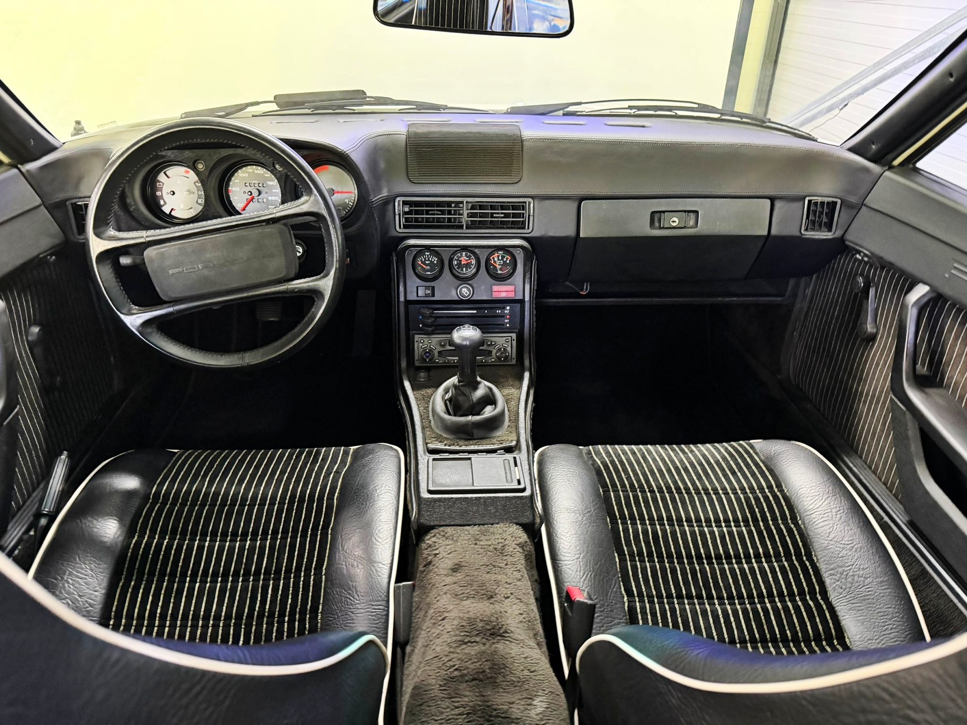 PORSCHE 924Sondermodell LE MANS / Veteranenfahrzeug-image-12